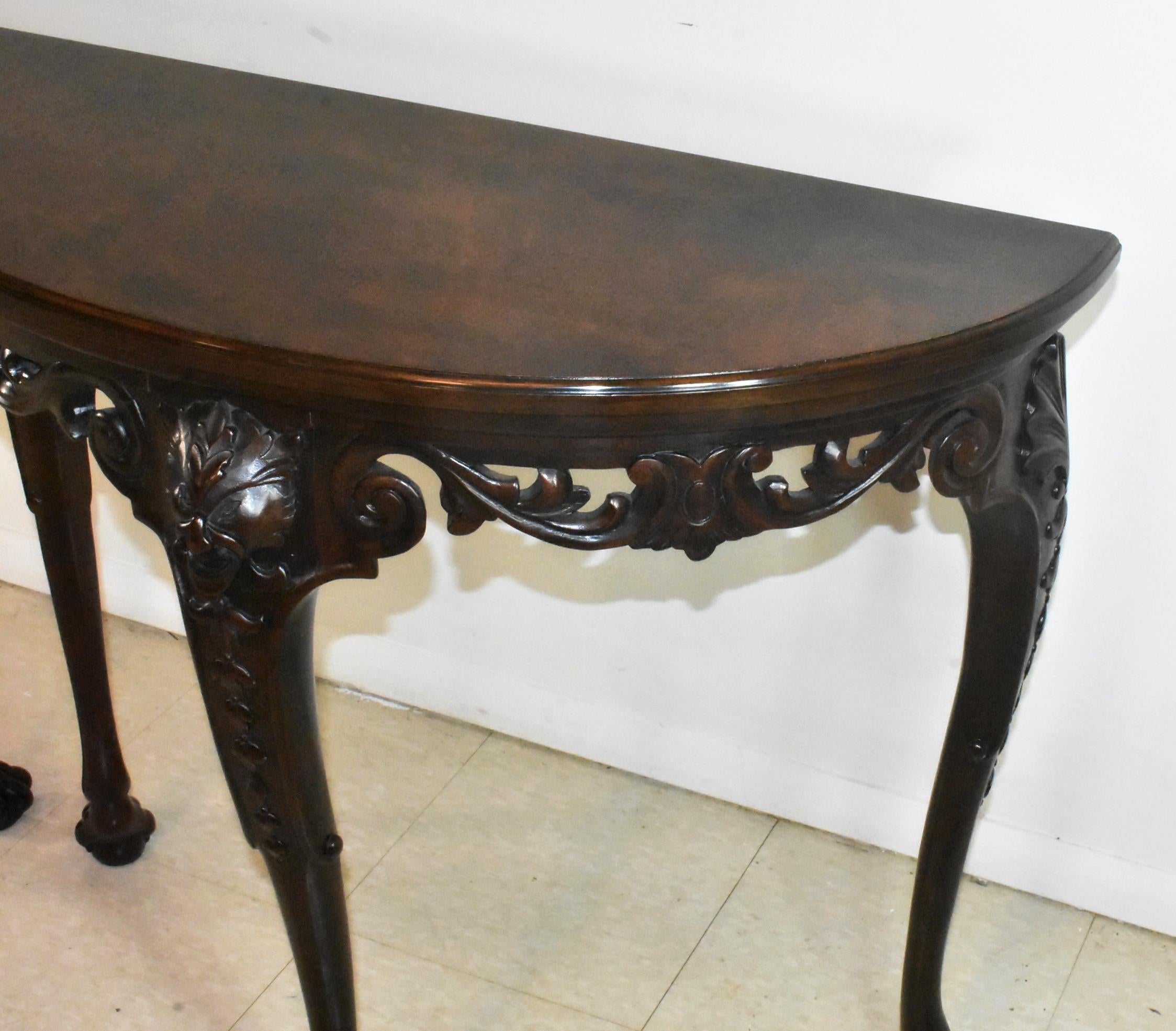 Coppia di tavoli Baker Stately Homes Chippendale Demilune in mogano In condizioni buone in vendita a Toledo, OH