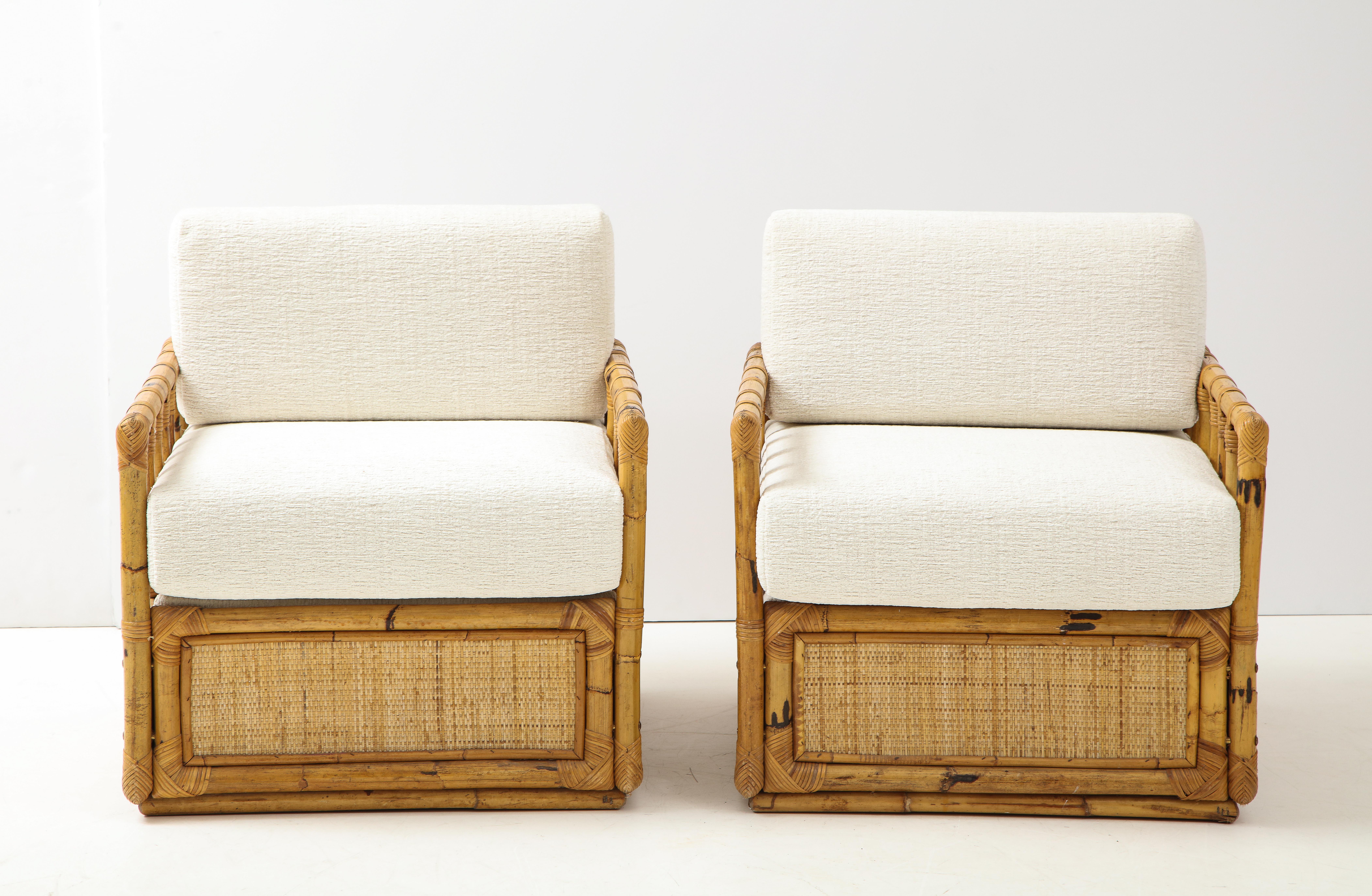 Pair Bamboo and Rattan Lounge Chairs by Vivai del Sud, Ivory Boucle, Italy, 1970 In Excellent Condition In New York, NY