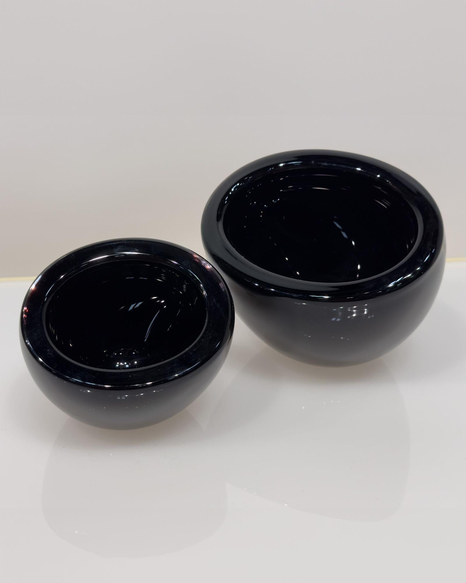 Mid-20th Century Pair Barbini Black Murano Bowls, Italy 1960 For Sale