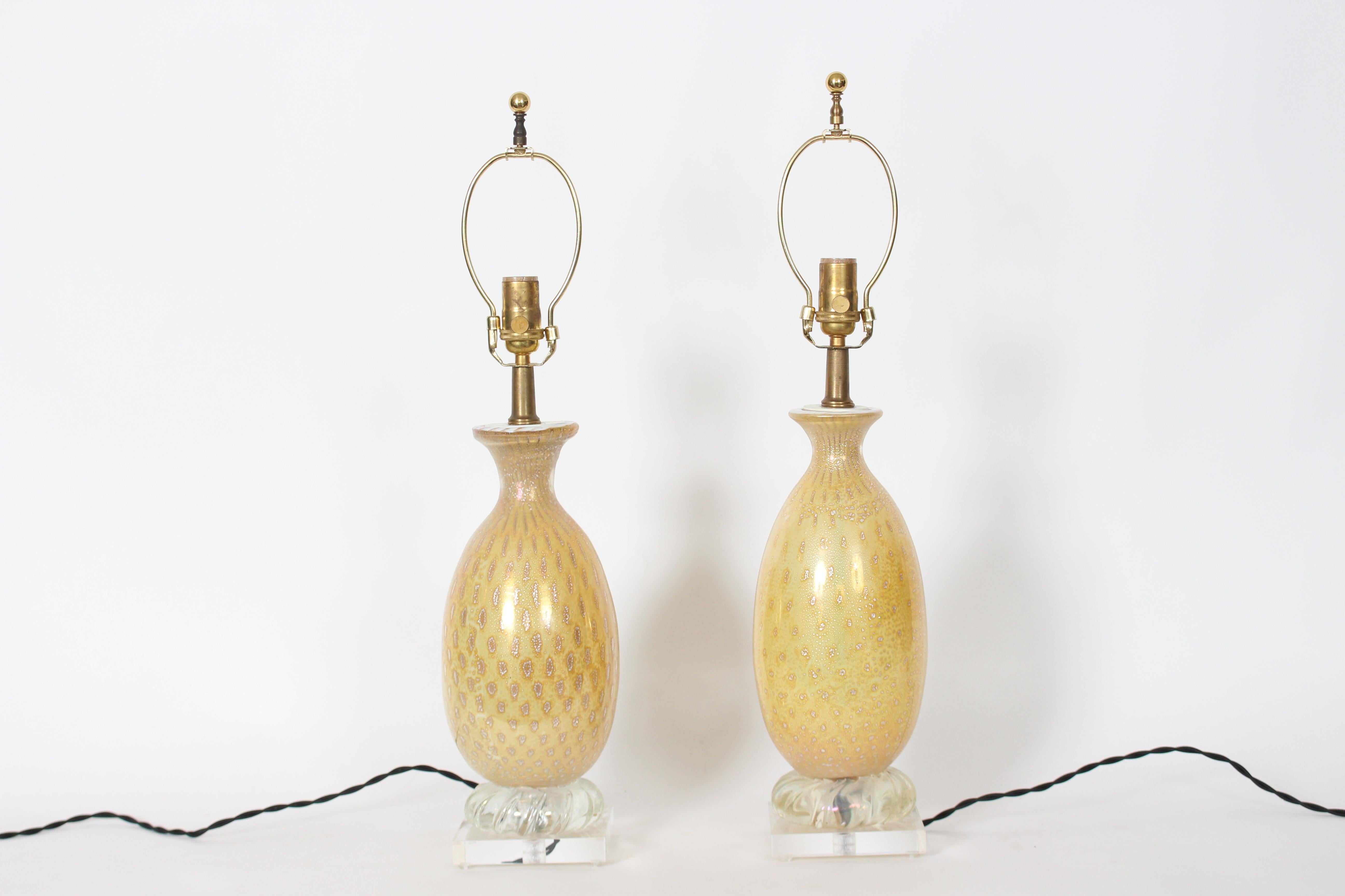 Mid-Century Modern Pair Barovier et Toso Iridescent Yellow Murano Glass Table Lamps, 1950's For Sale