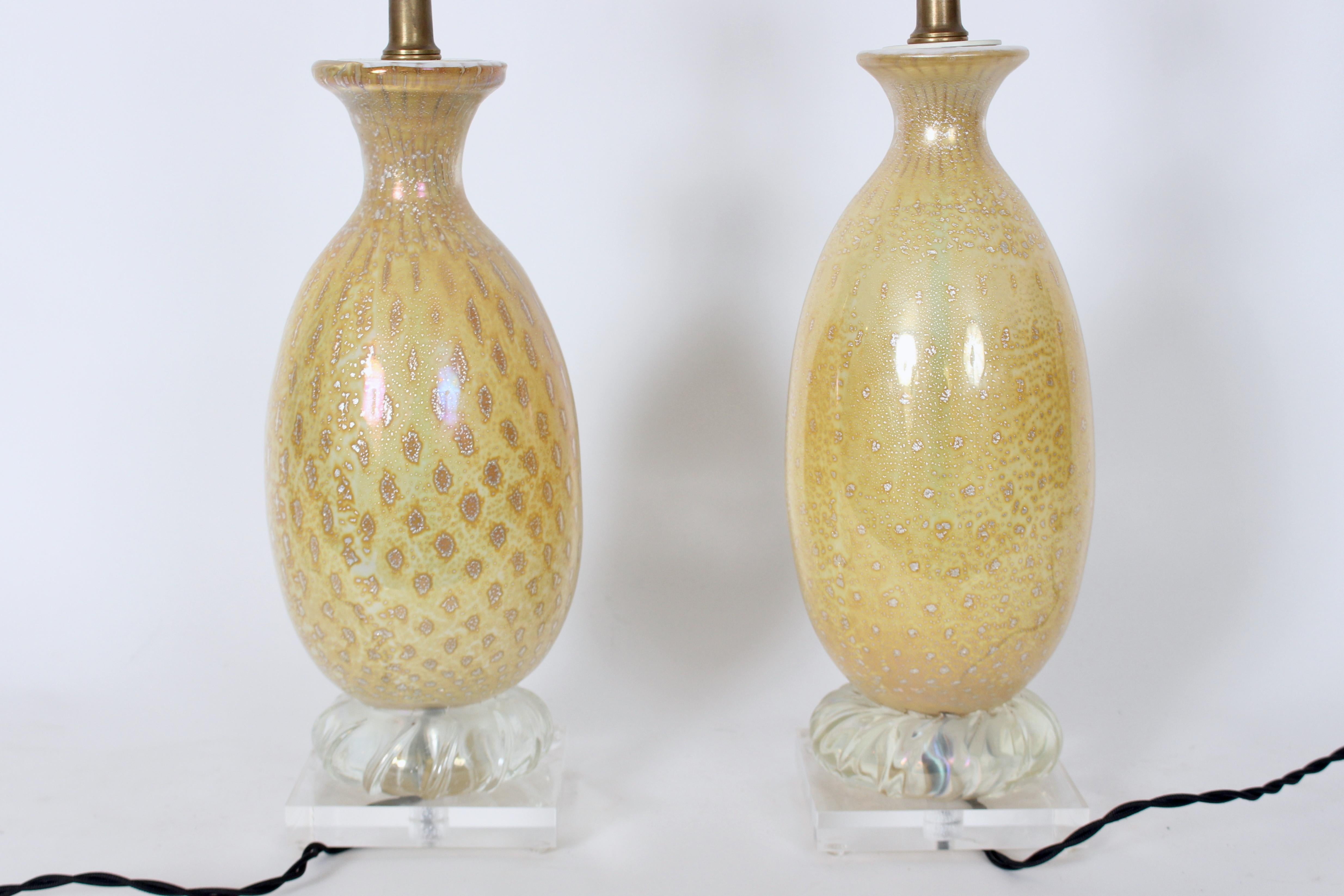Pair Barovier et Toso Iridescent Yellow Murano Glass Table Lamps, 1950's In Good Condition For Sale In Bainbridge, NY