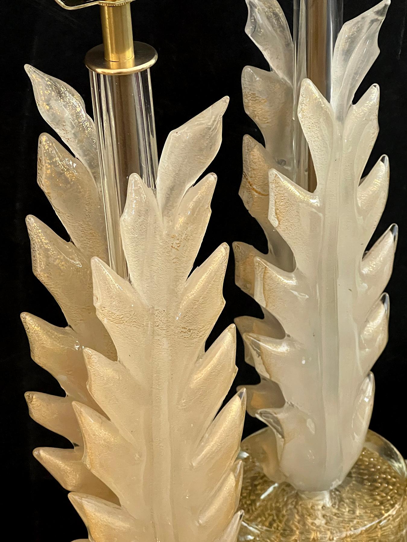 Pair Barovier & Toso Murano 1950s Gold Aventurine Leaf-form Lamps In Good Condition For Sale In San Francisco, CA