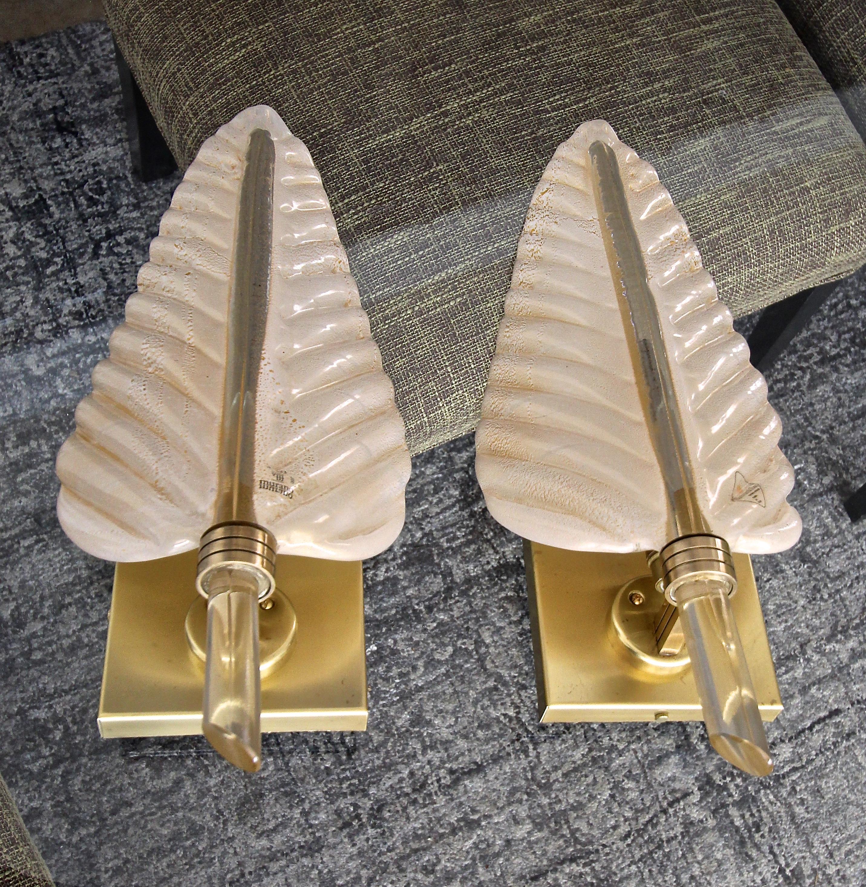 Pair of Barovier & Toso Murano Glass Plume Leaf Wall Sconces In Good Condition In Palm Springs, CA