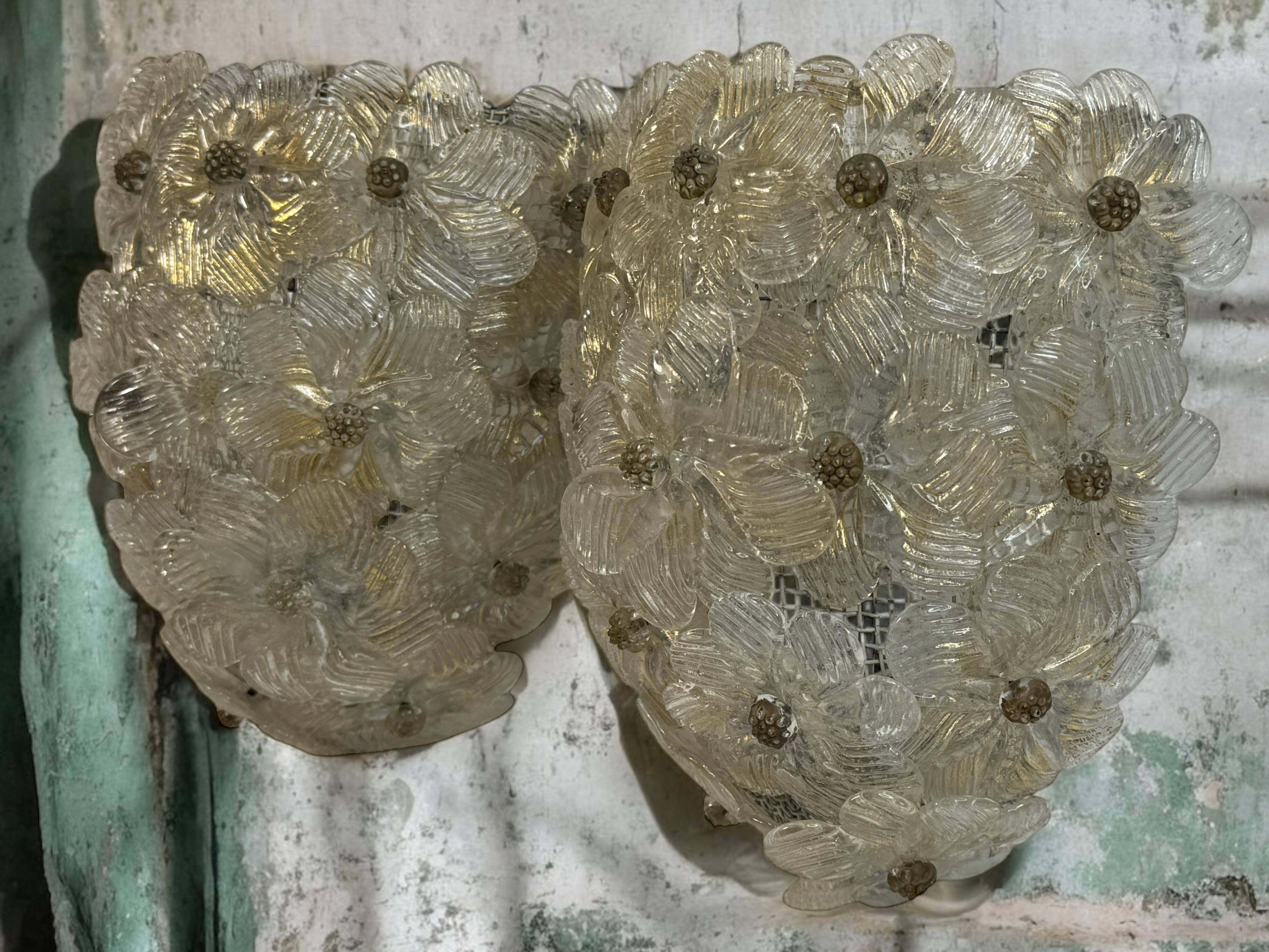 Paire d'appliques Barovier&Toso Verre de Murano or et panier de fleurs de glace, années 1950 8