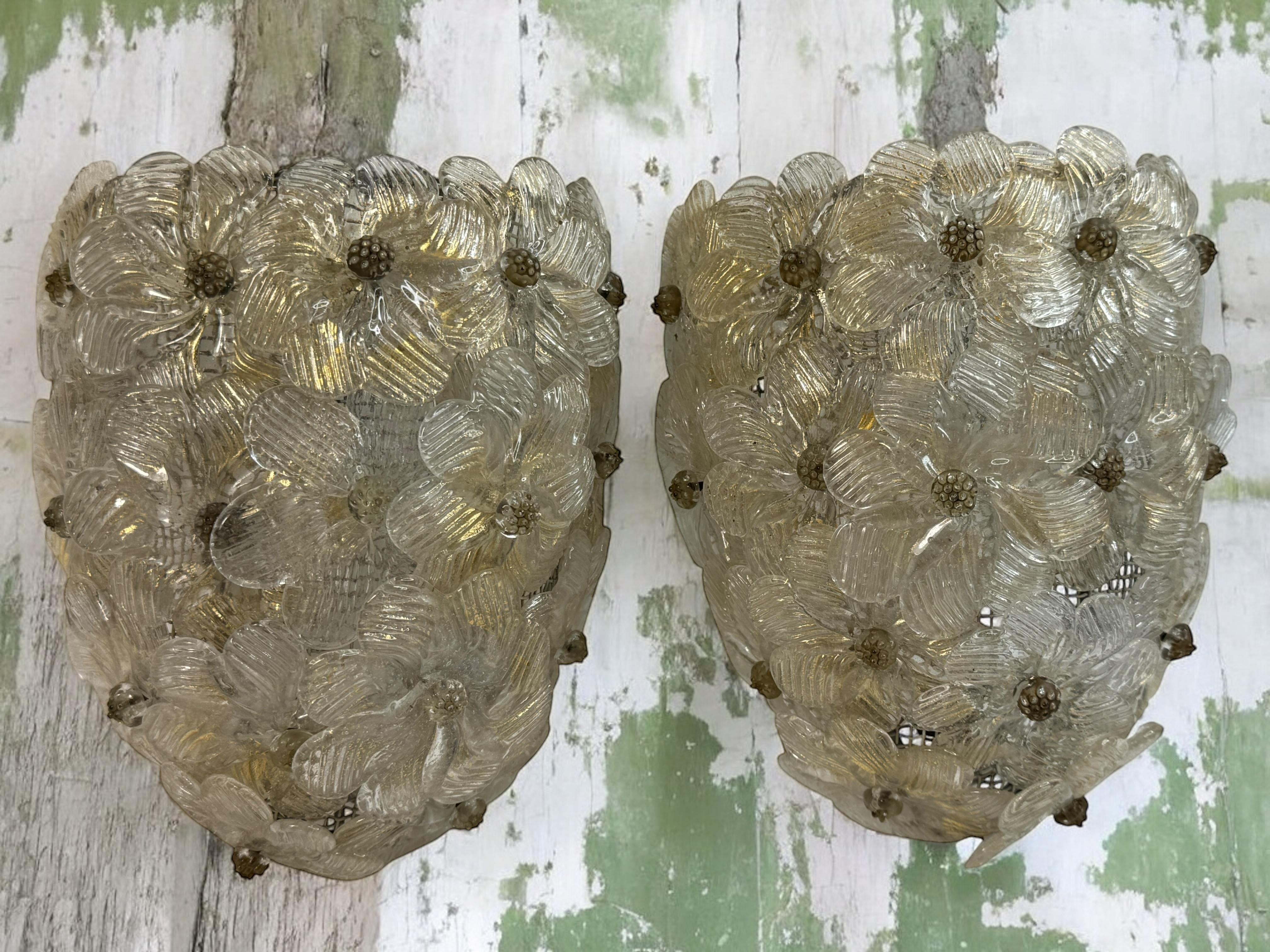 Paire d'appliques Barovier&Toso Verre de Murano or et panier de fleurs de glace, années 1950 9