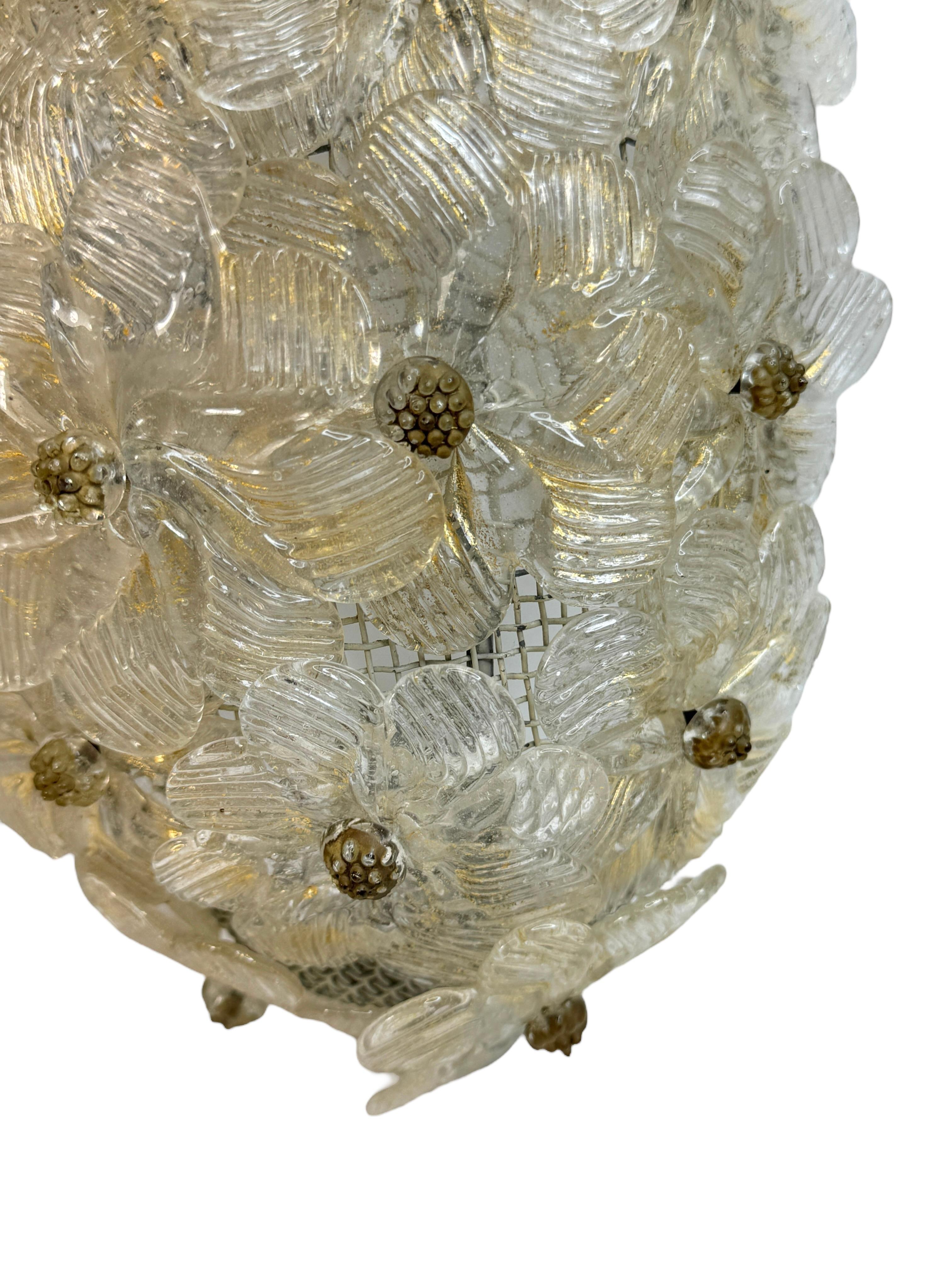 Paire d'appliques Barovier&Toso Verre de Murano or et panier de fleurs de glace, années 1950 2