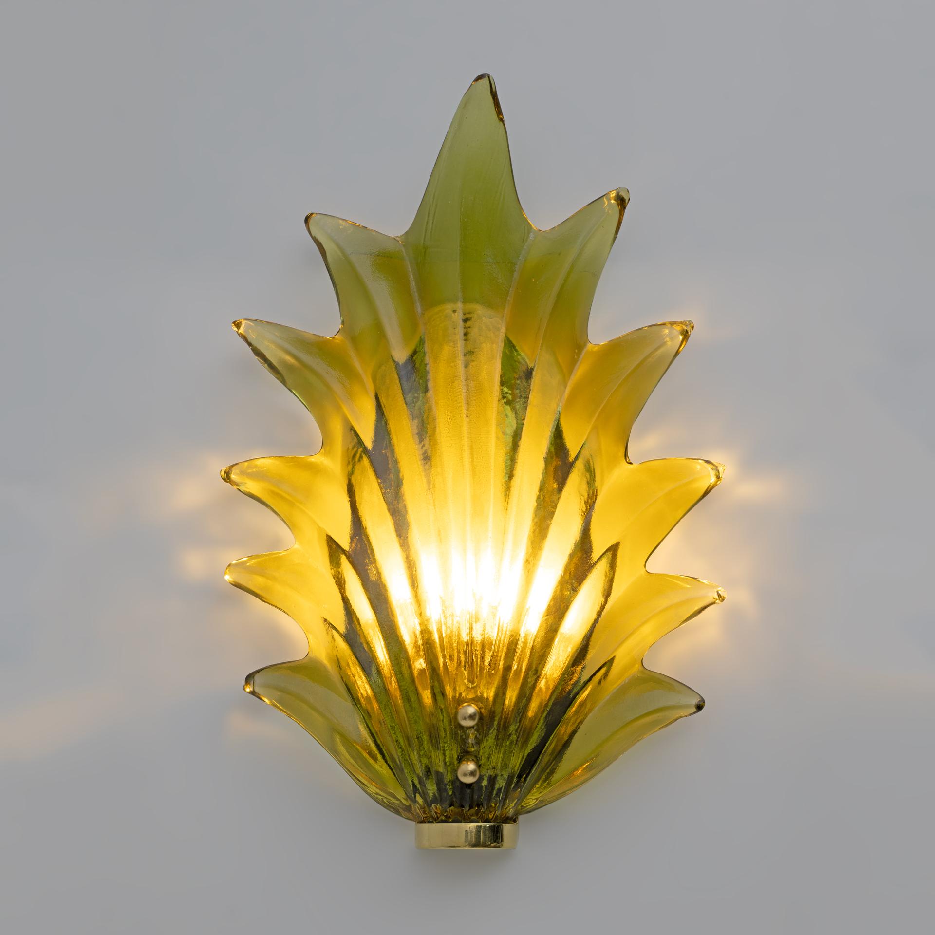 Mid-Century Modern Pair Barovier & Toso Style Modern Italian Murano Glass Leaf Sconces, 1980s For Sale