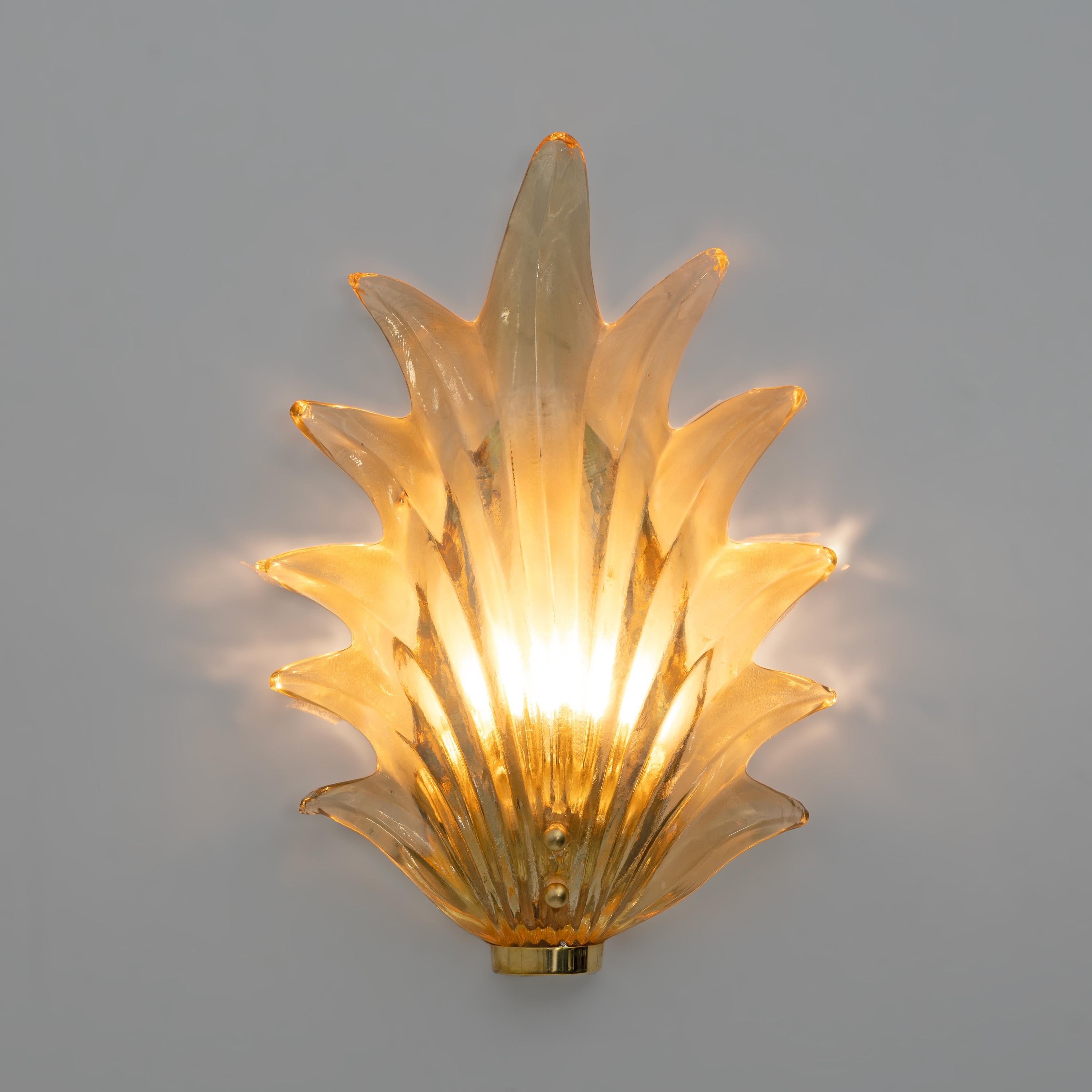 Pair Barovier & Toso Style Modern Italian Murano Glass Leaf Sconces In Excellent Condition For Sale In Puglia, Puglia