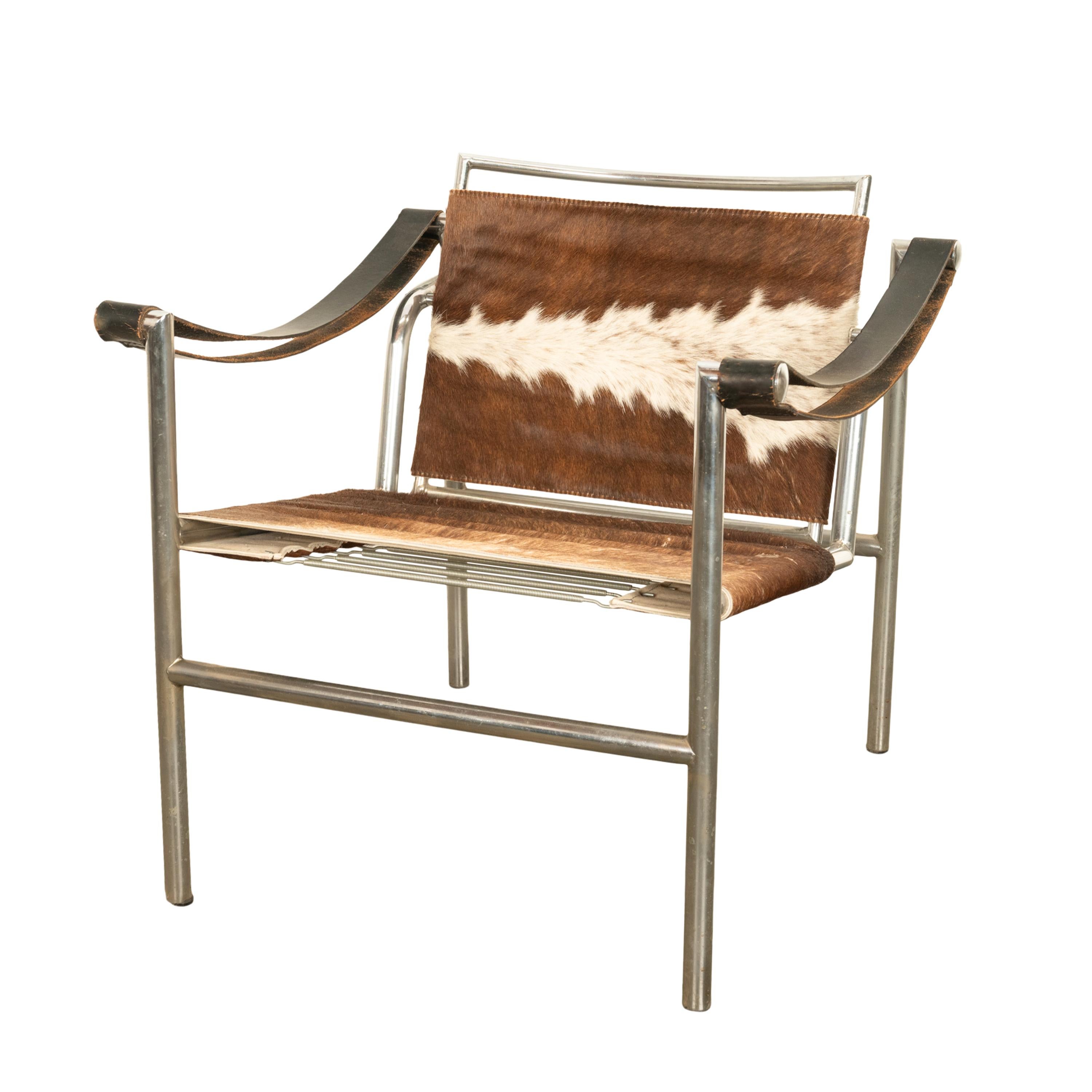 Paar Bauhaus Basculant LC1 Sling Sessel Le Corbusier Kuhfell Cassina 1960er Jahre im Angebot 6