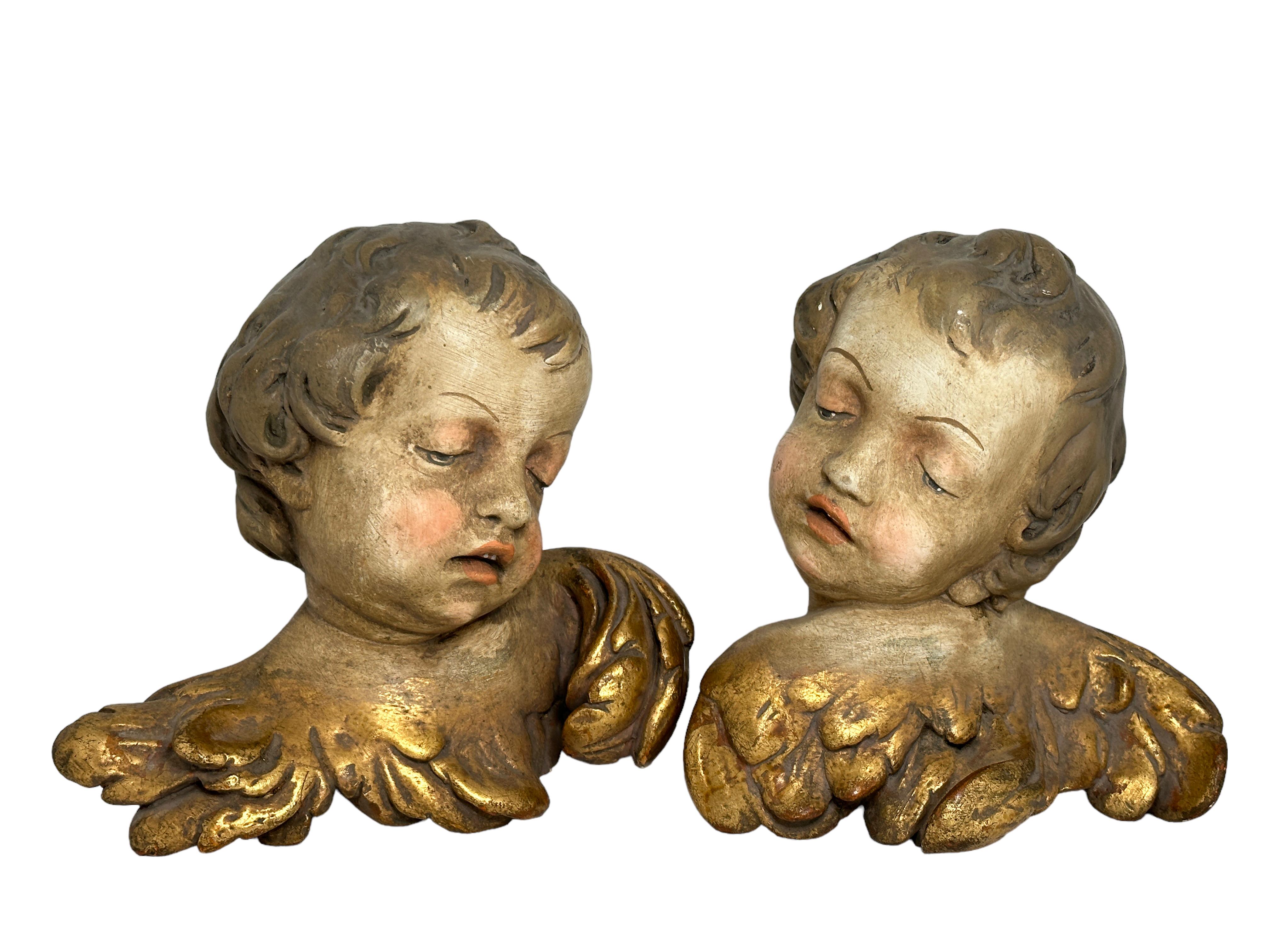 Paar schöne Cherub-Engelköpfe aus Gips im Barockstil, antik, Italien (Deutsch) im Angebot