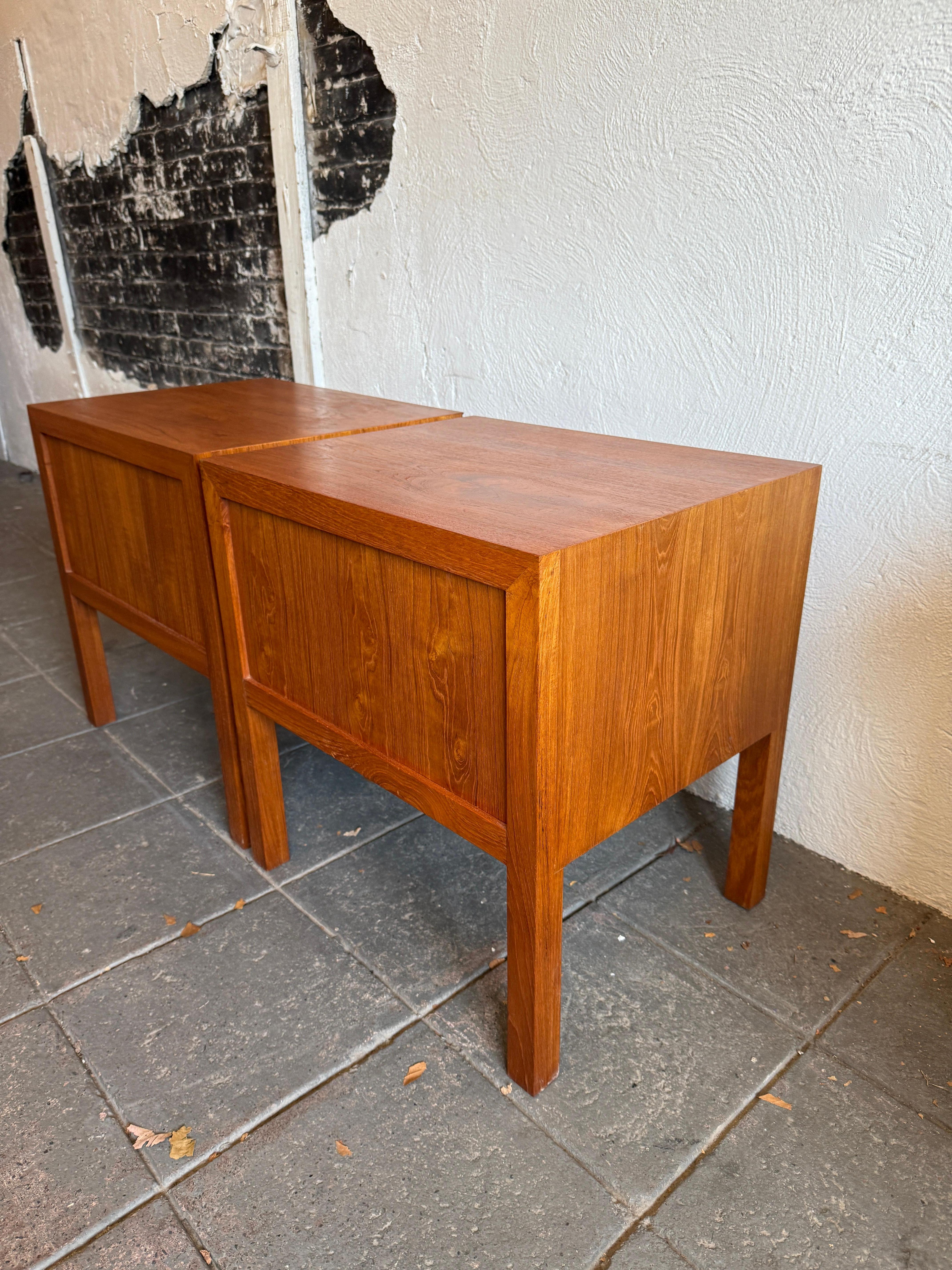 Pair Beautiful teak danish modern 2 drawer nightstands Brande Møbelfabrik 2