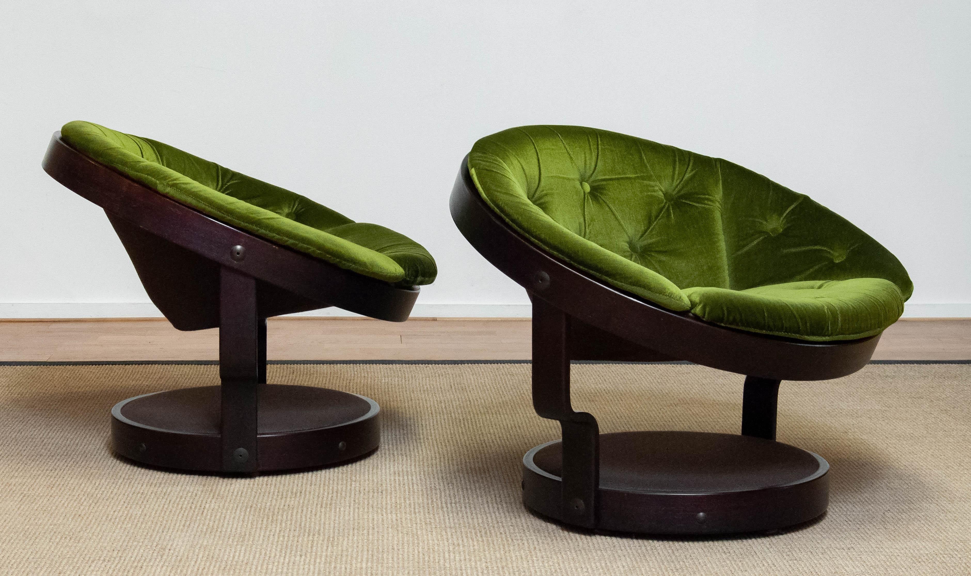 Pair Bentwood Swivel Lounge Chairs Model 'Convair' Green Velvet by Oddmund Vad 2