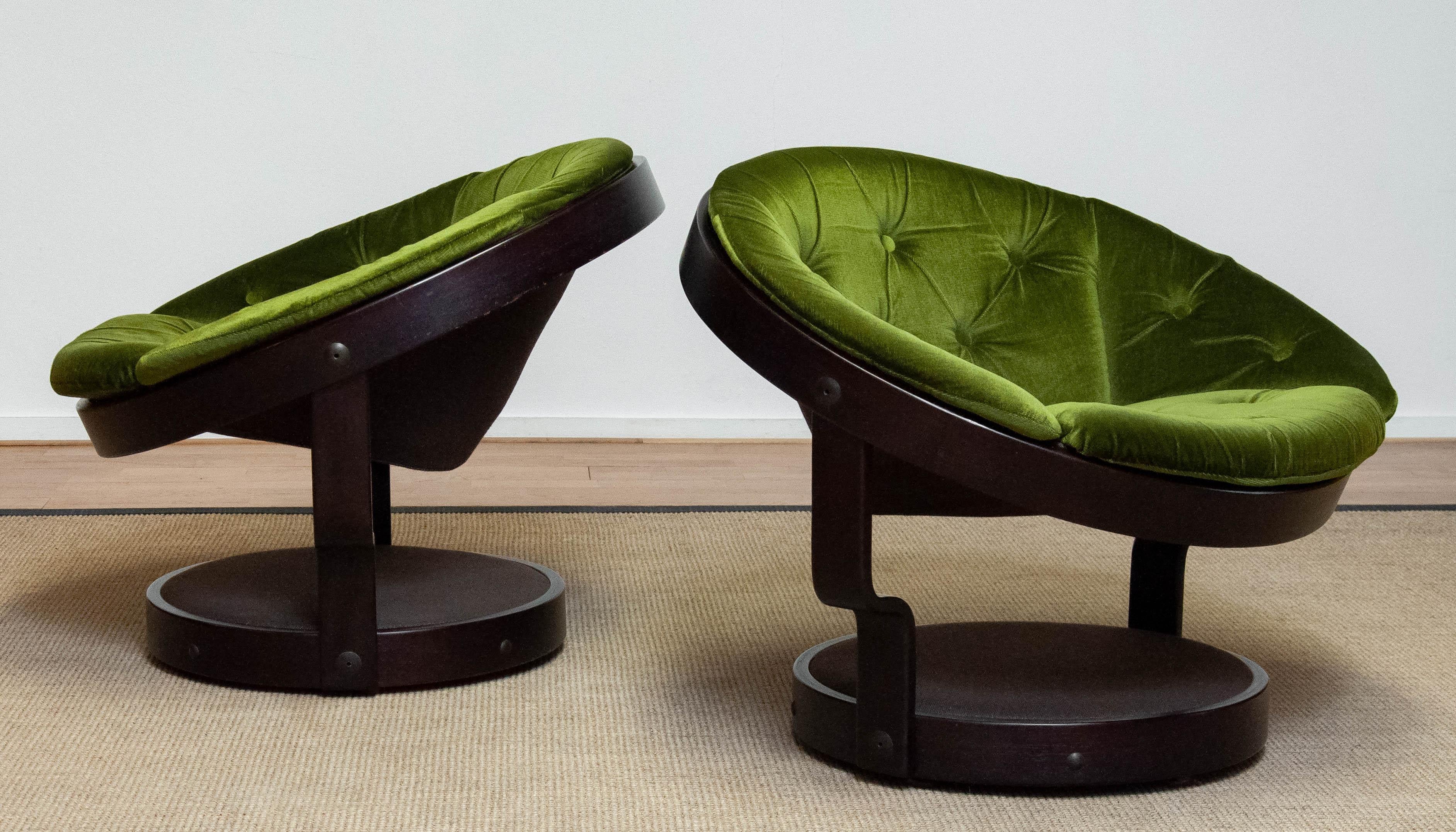 Pair Bentwood Swivel Lounge Chairs Model 'Convair' Green Velvet by Oddmund Vad 3