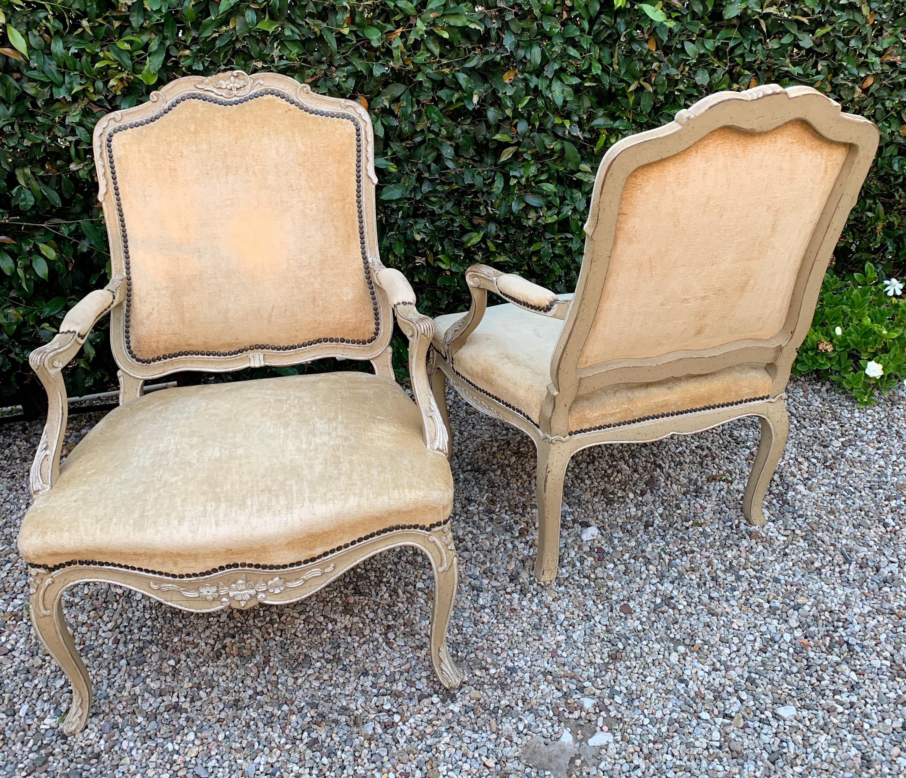 Paar Bergere Fauteuil-Stühle im Stil von Louis XV (20. Jahrhundert) im Angebot