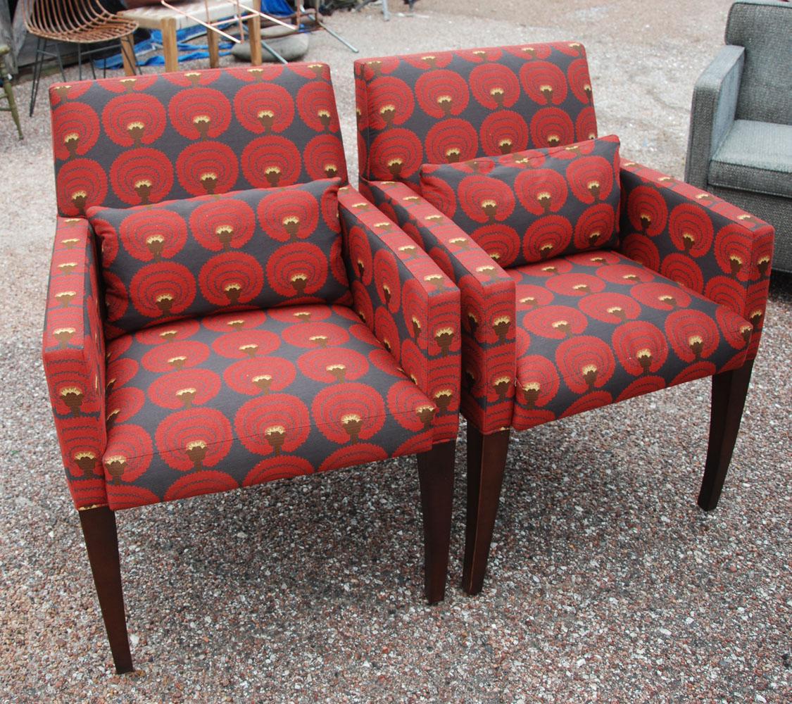 Modern Pair of Bernhardt Lounge Guest Chairs