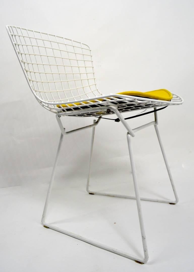 Mid-Century Modern Pair of Bertoia for Knoll Dining Chairs