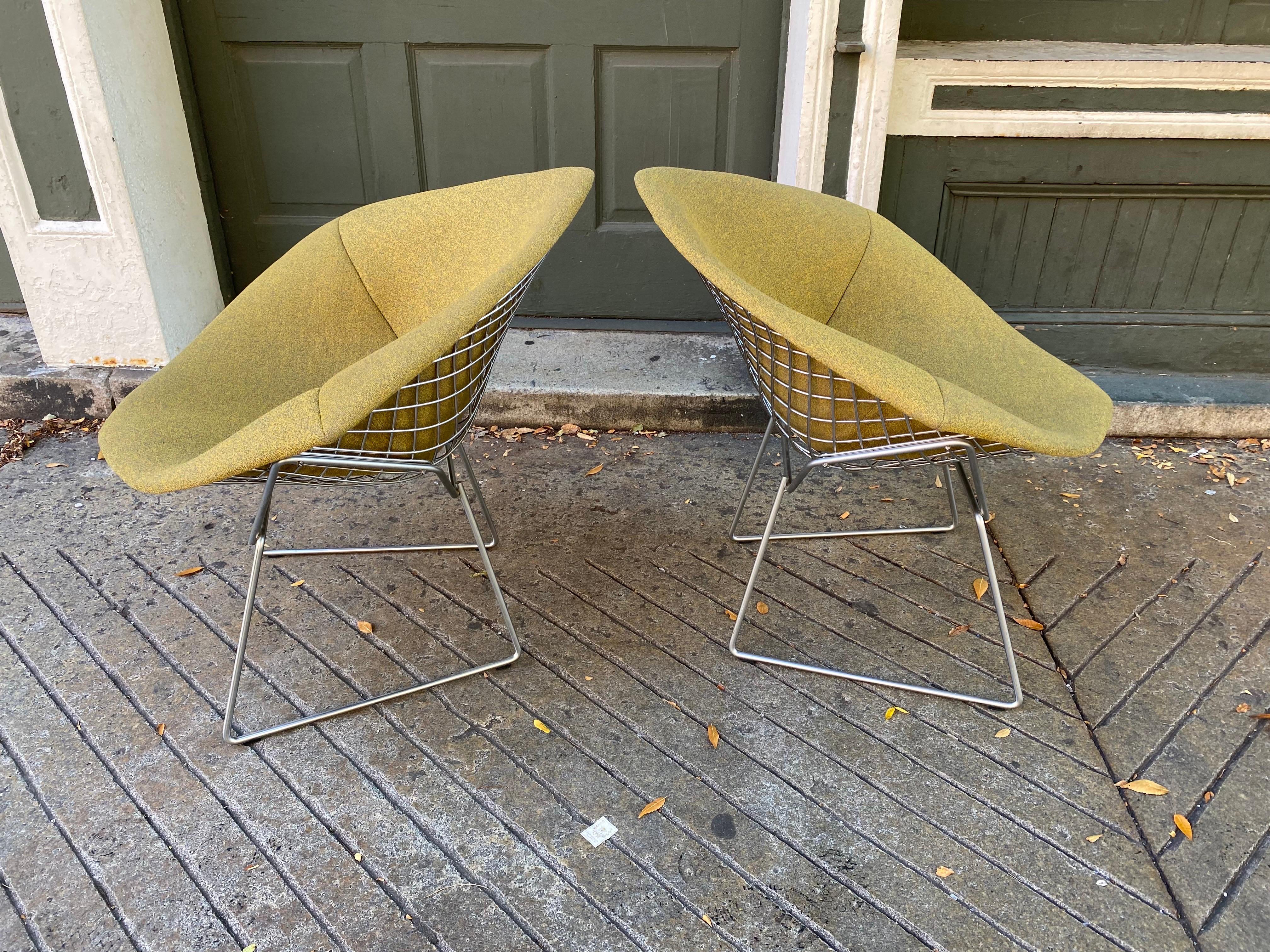 Pair Bertoia for Knoll Small Diamond Chairs In Good Condition In Philadelphia, PA
