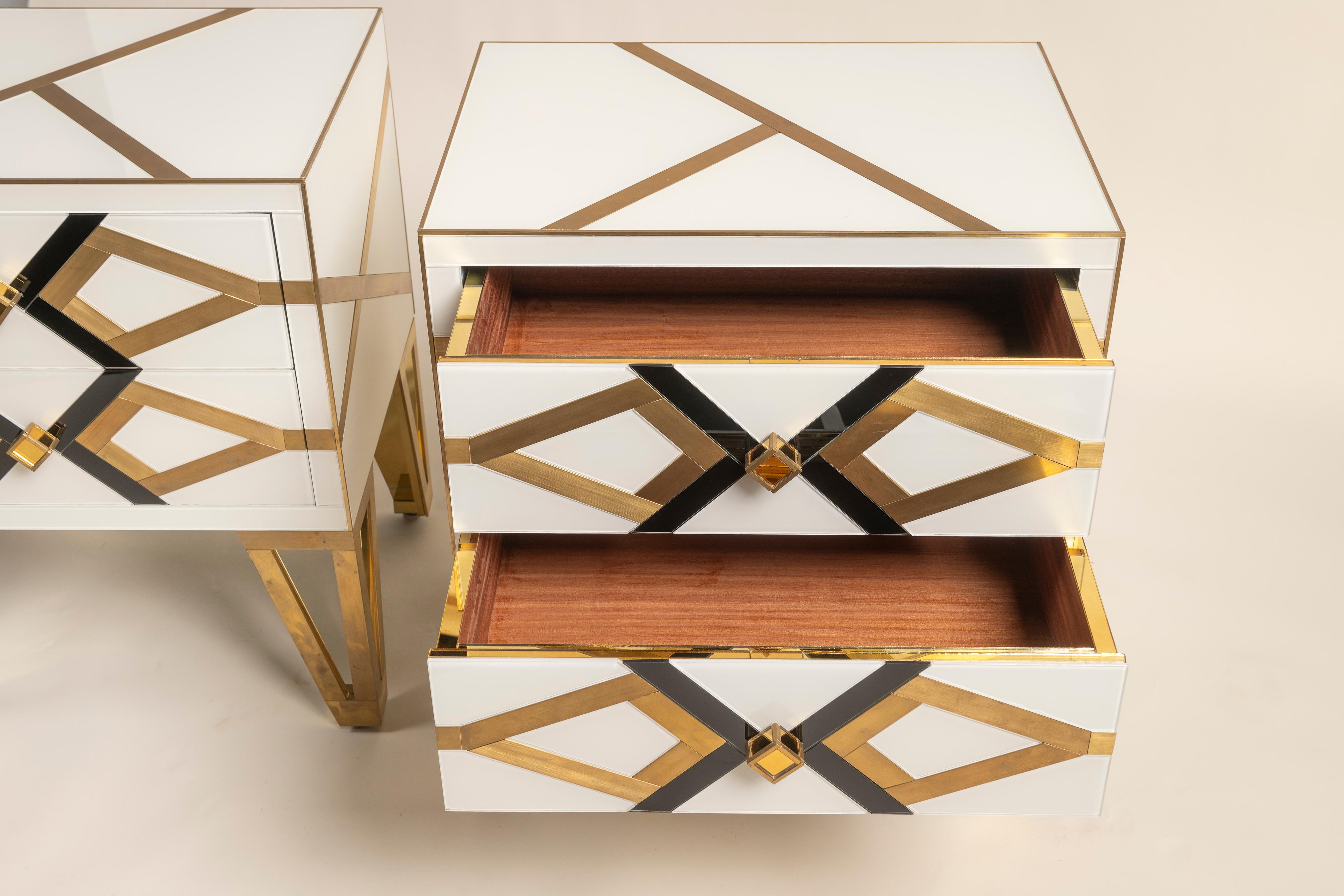 Contemporary Pair Bespoke Cosulich Creation Gold Brass Black & White Nightstands/Side Tables For Sale