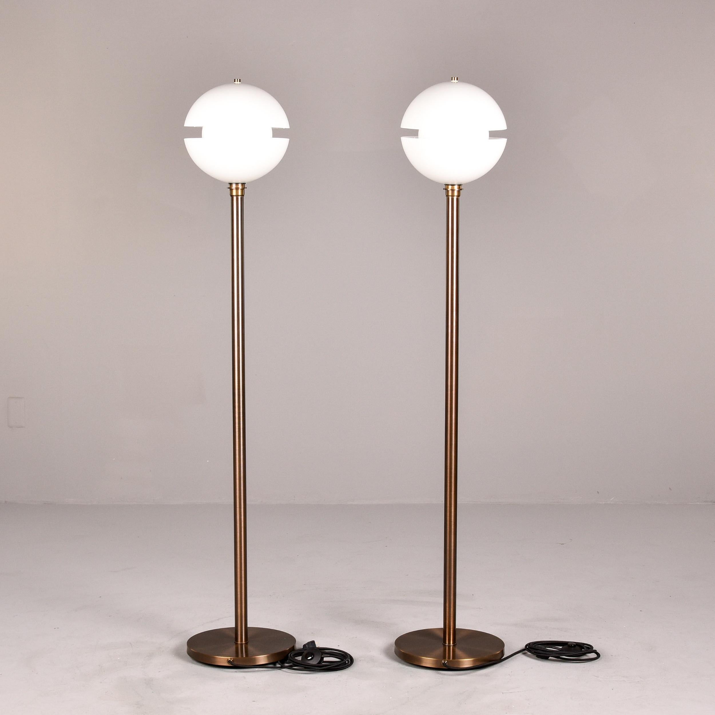 Mid-Century Modern Pair Bespoke Split Globe Glass Floor Lamps with Dark Brass Base For Sale
