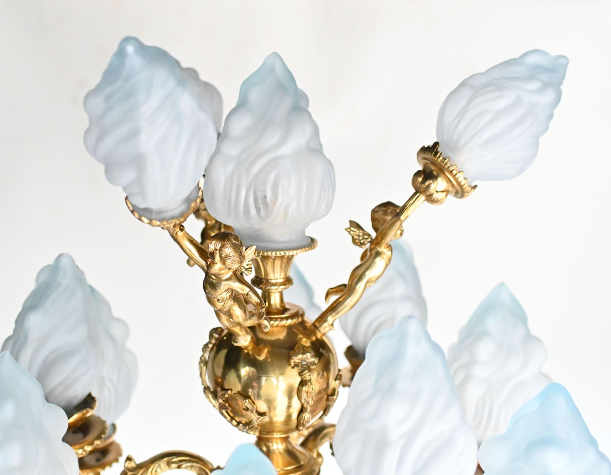 Paire de grands lampadaires français en marbre doré Lights Architectural Candelabras en vente 14