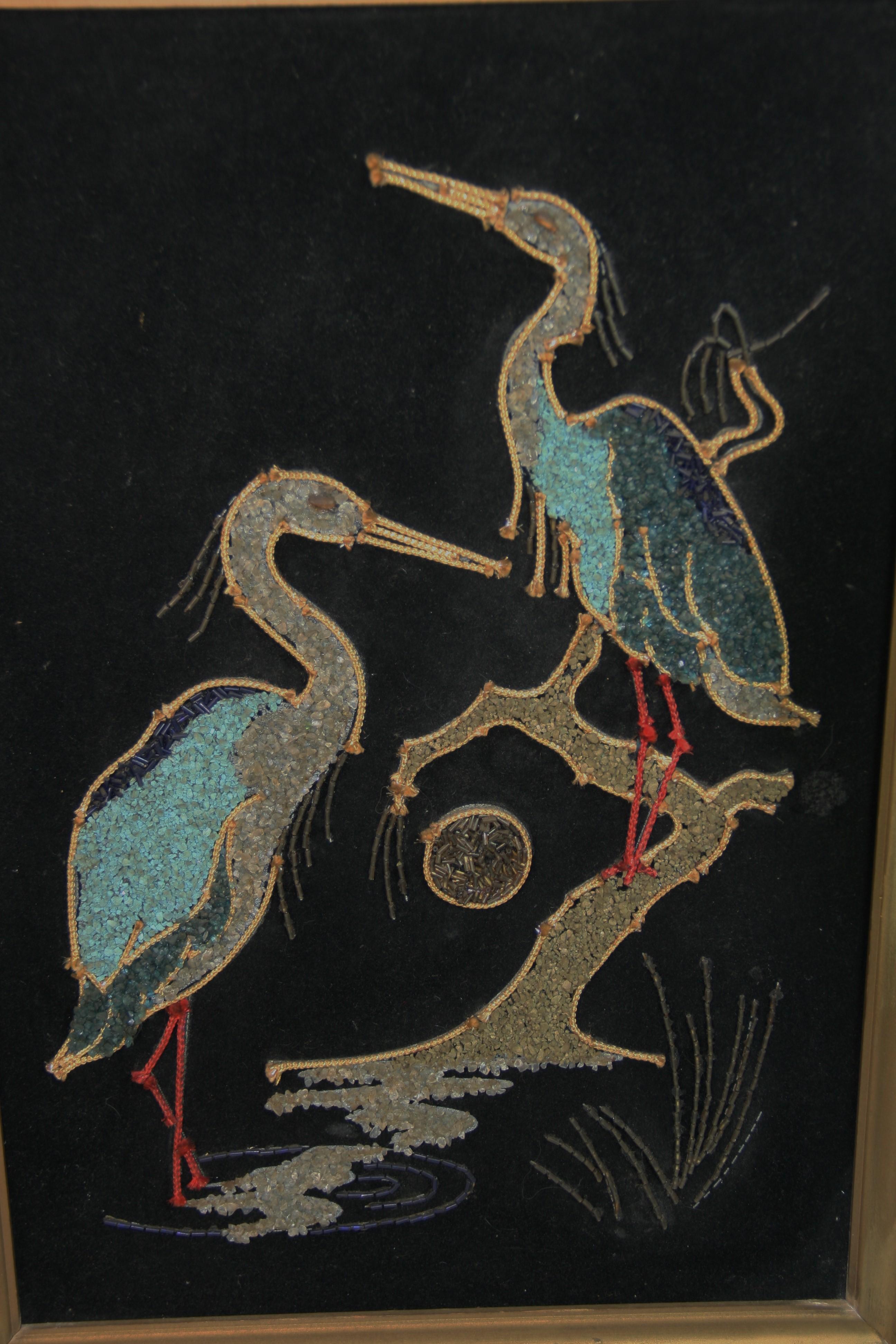 Paar Vögel Wandpaneele mit farbigen Steinen und Perlen 1950er Jahre gemacht im Angebot 1