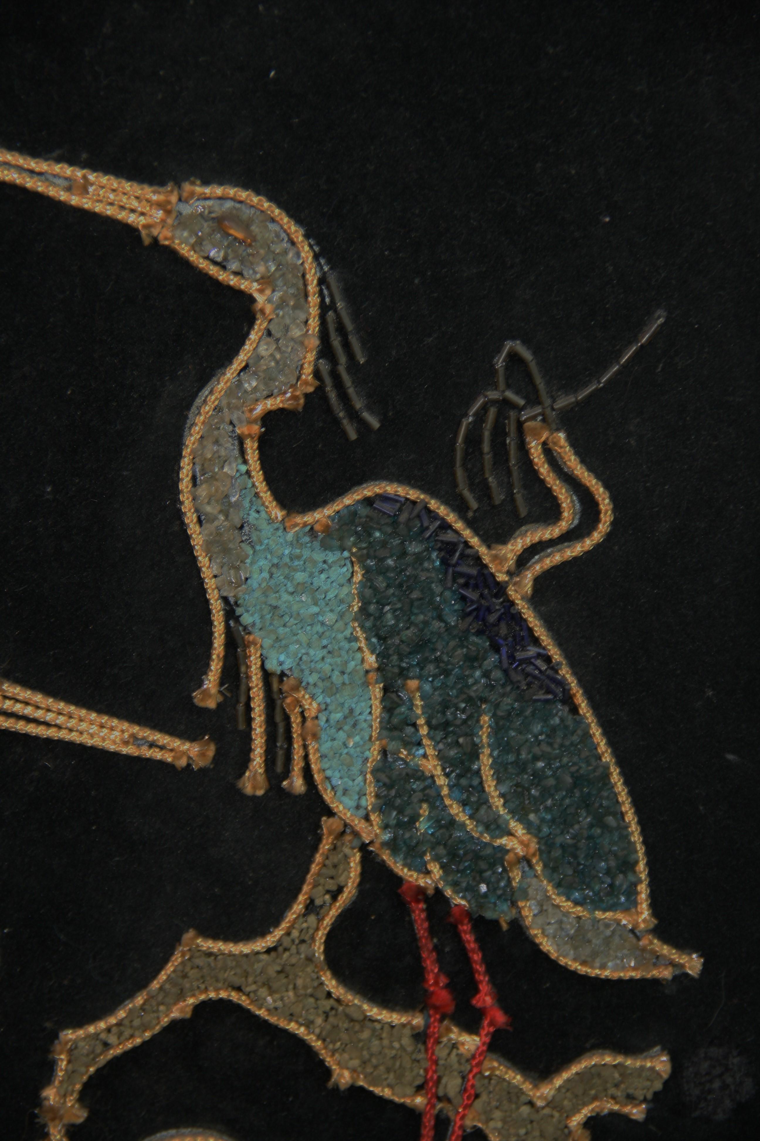 Paar Vögel Wandpaneele mit farbigen Steinen und Perlen 1950er Jahre gemacht im Angebot 2