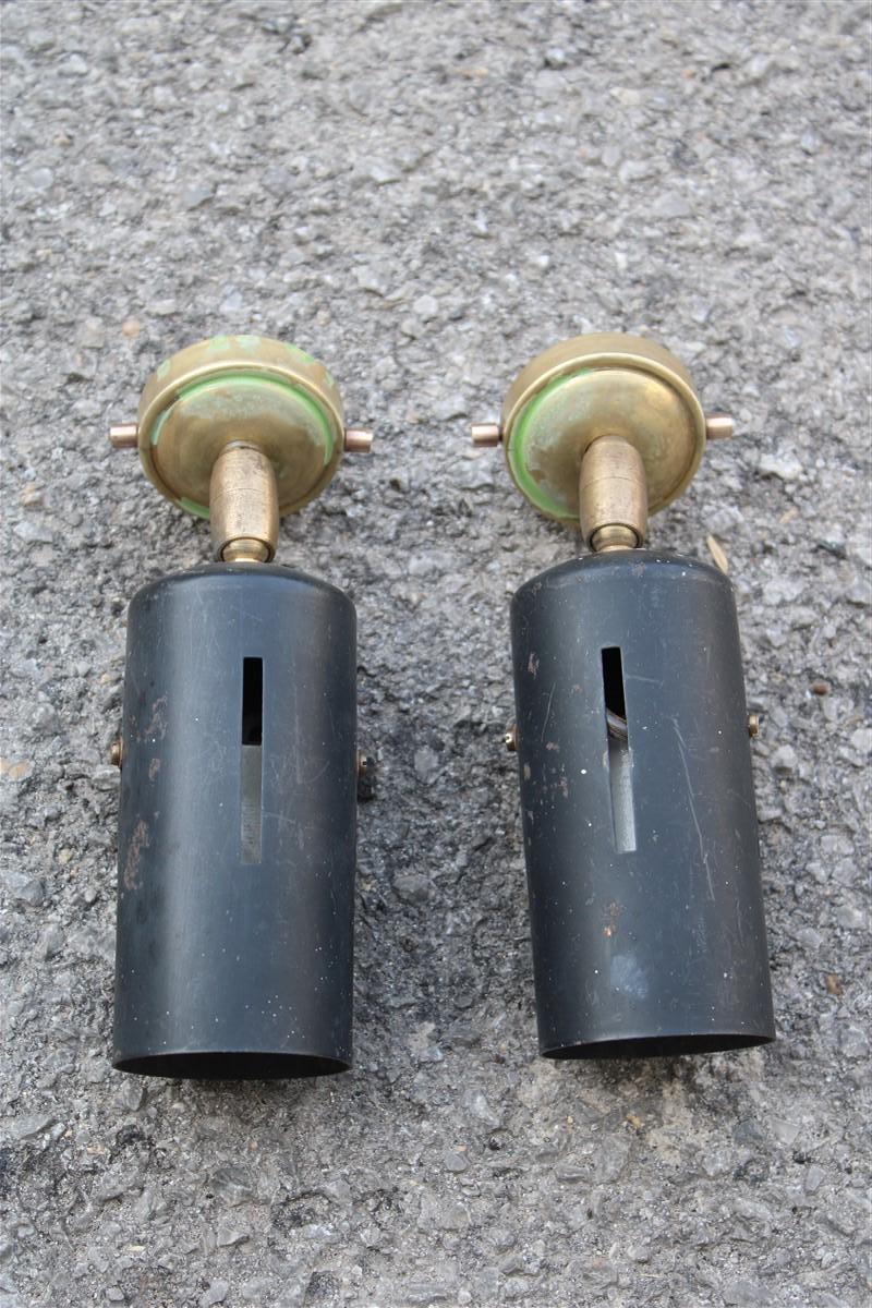 Pair of black and gold directional spotlights in brass and metal Gino Sarfatti Arteluce Style, 1950s, Italy.