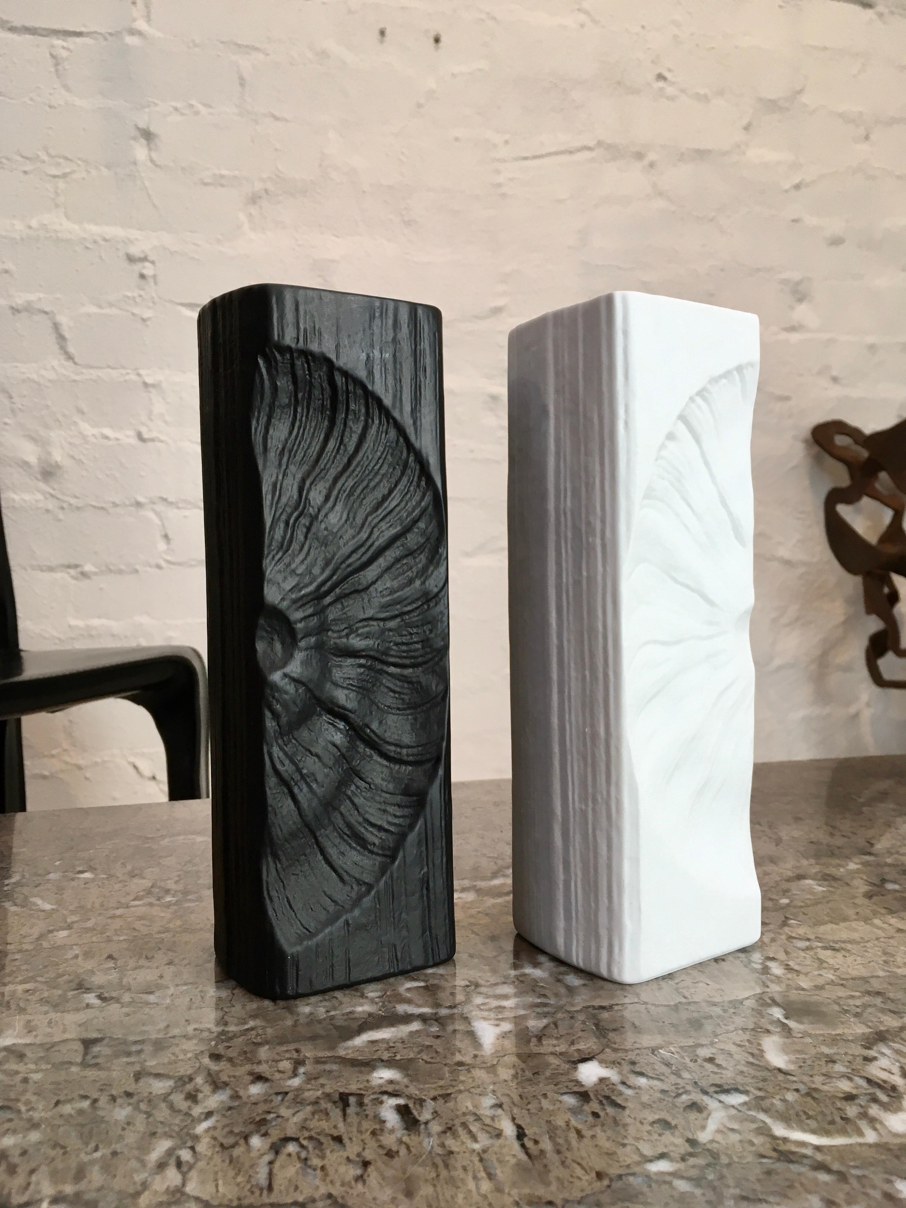 Pair Black and White Op Art Rosenthal Studio-Linie Vases Martin Freyer In Good Condition In Melbourne, AU