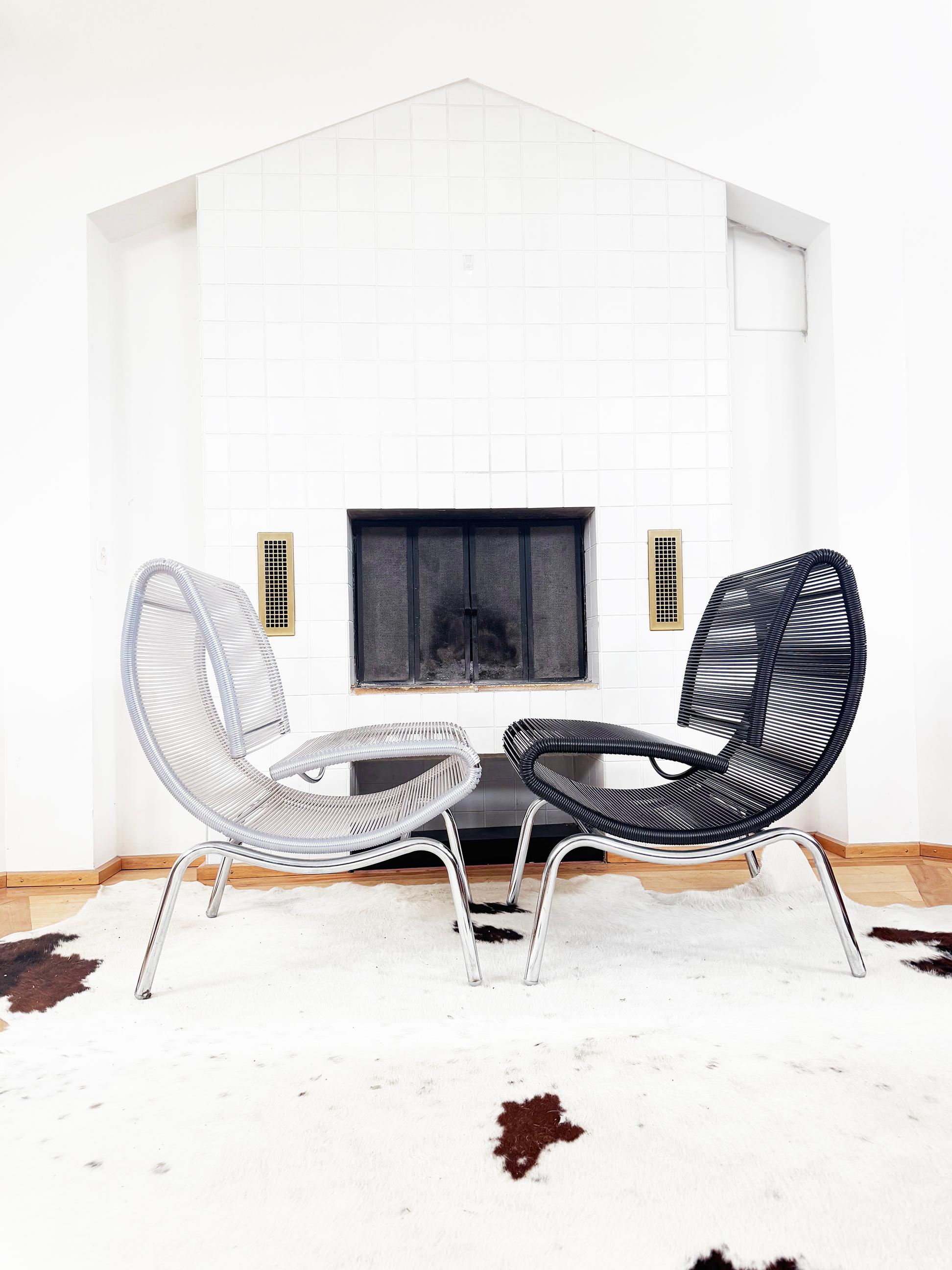 RARE Paire de chaises en corde en plastique noir et transparent d'origine, modèle 