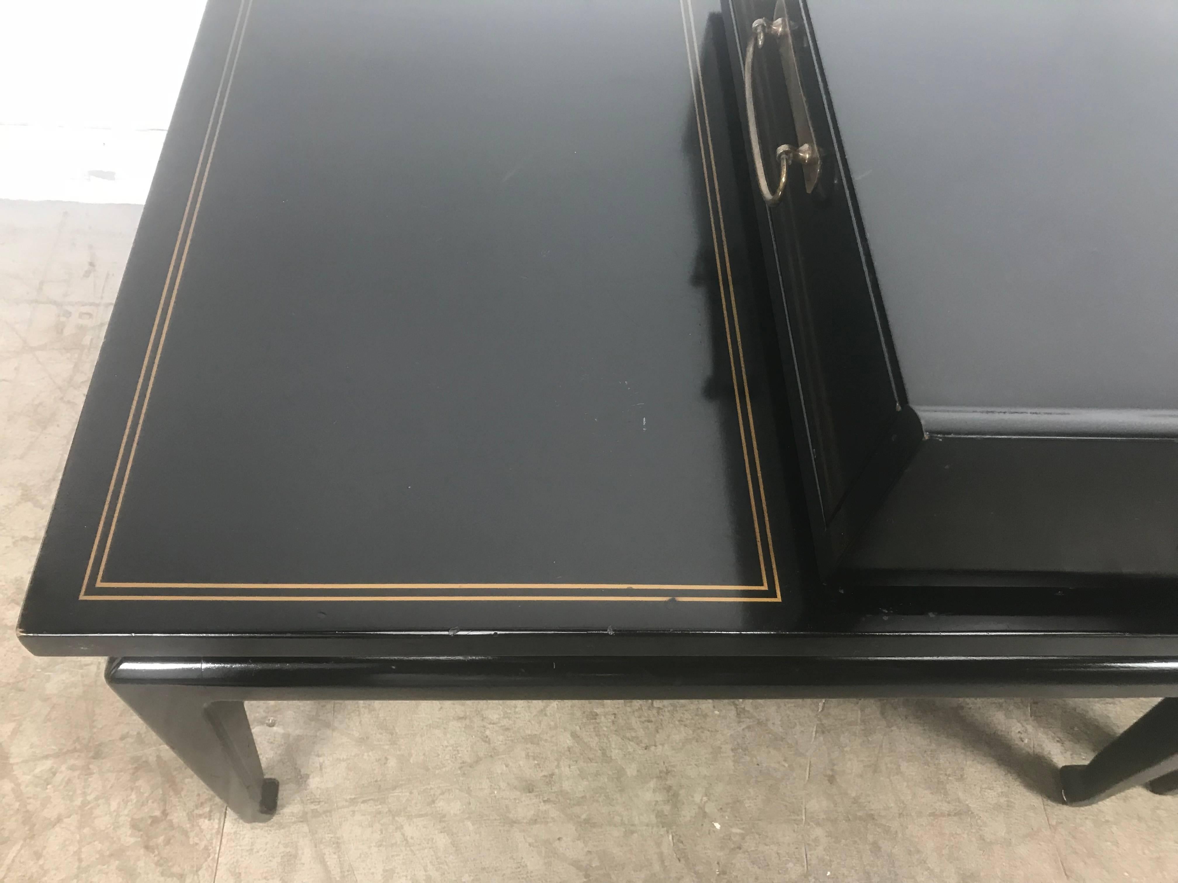 Pair of Black Lacquer Asian Modern End Tables or Stands American of Martinsville For Sale 4