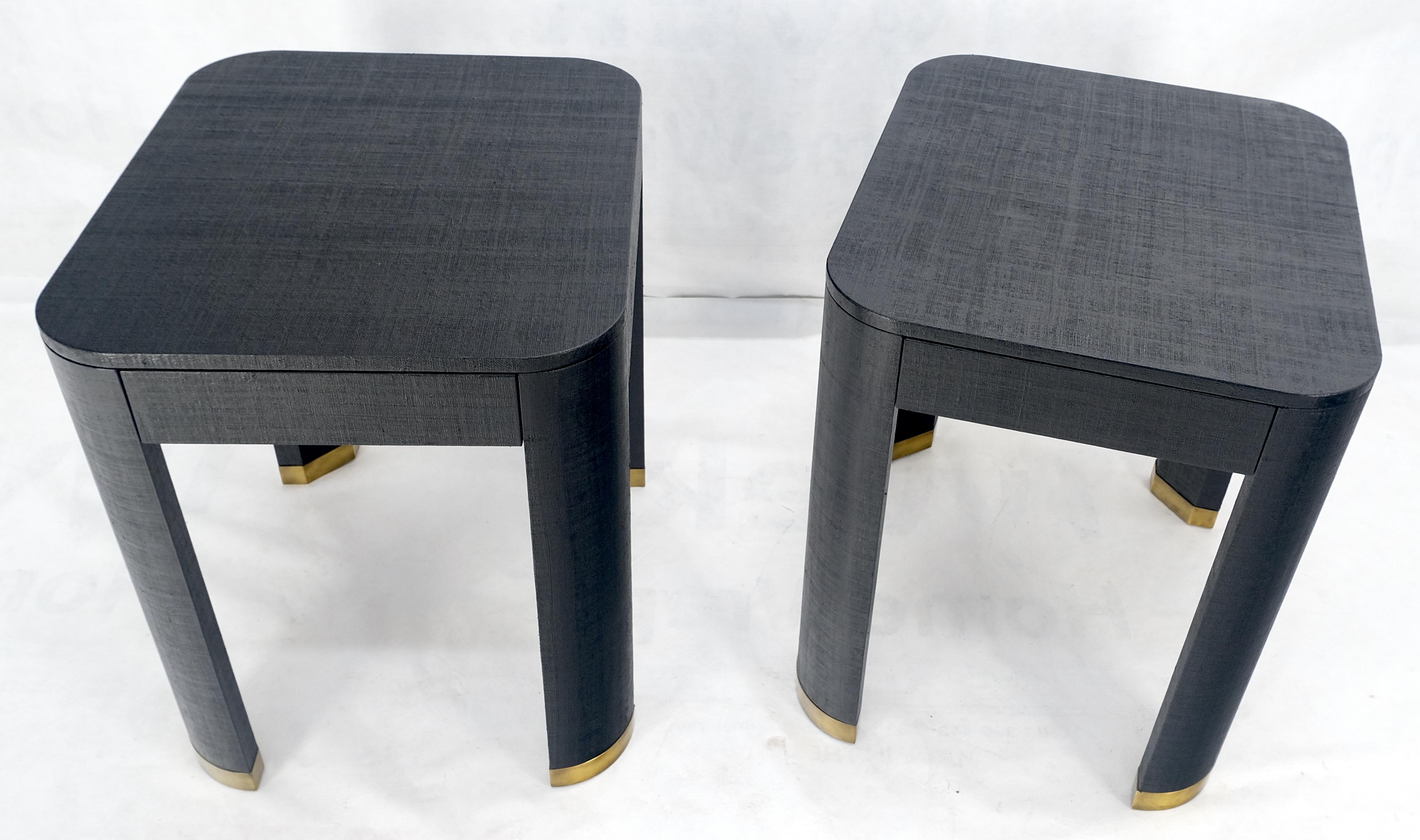 Laqué Paire de tables de chevet à un tiroir en laque noire enveloppée de tissu d'herbe MINT ! en vente