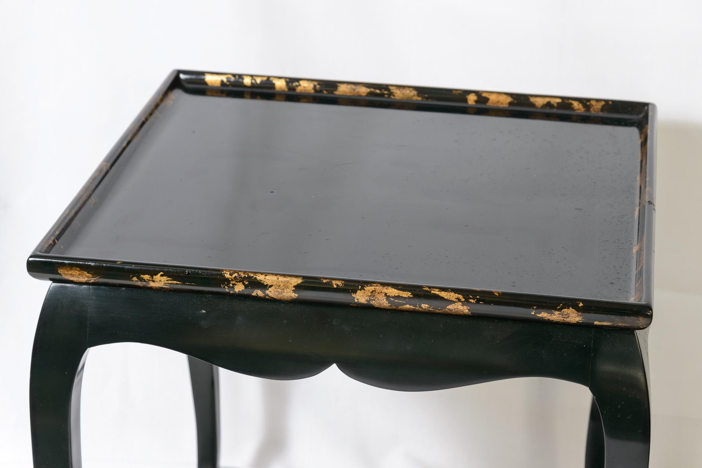Modern Asian Style Black  Lacquer & Gold Leaf Accents Side Table For Sale 4