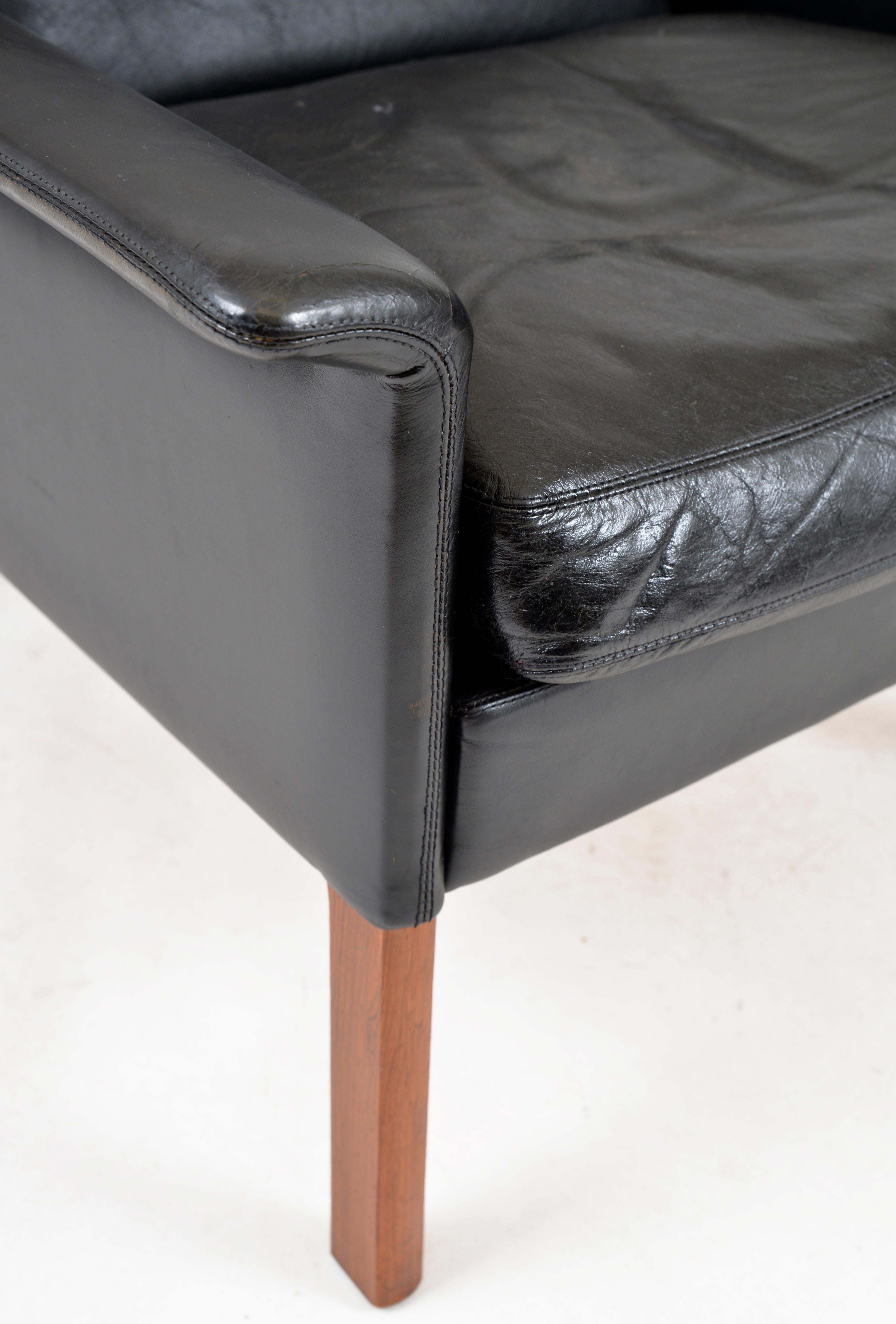 Pair Black Leather Lounge Chairs Model 500 by Hans Olsen CS Møbler Denmark 1960s 9