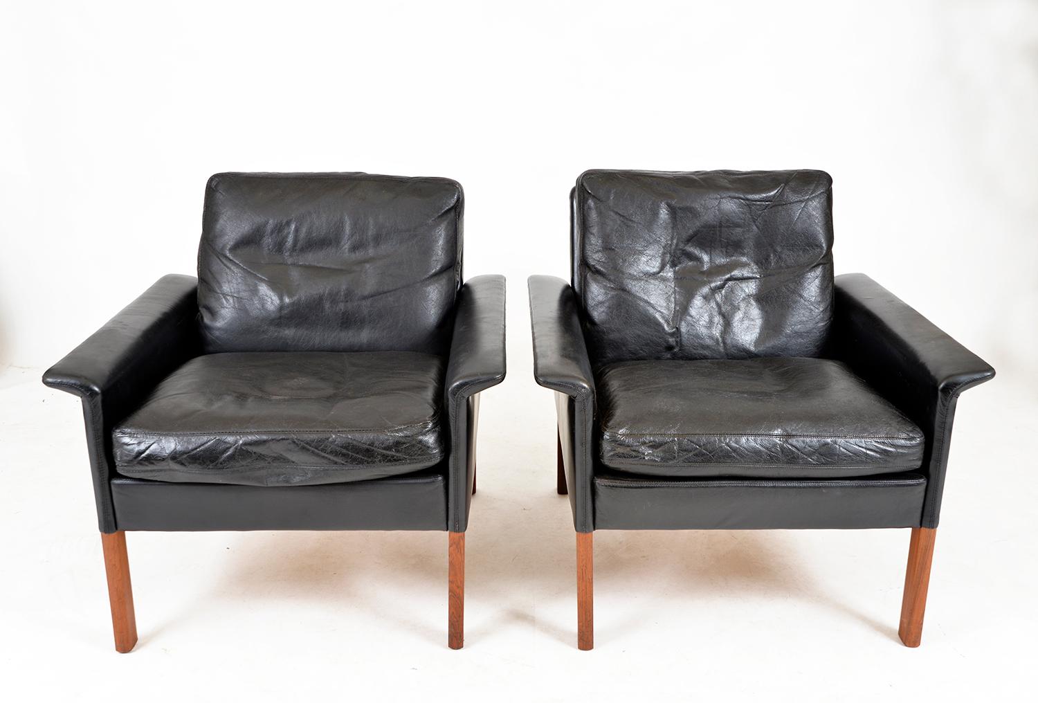 Mid-20th Century Pair Black Leather Lounge Chairs Model 500 by Hans Olsen CS Møbler Denmark 1960s