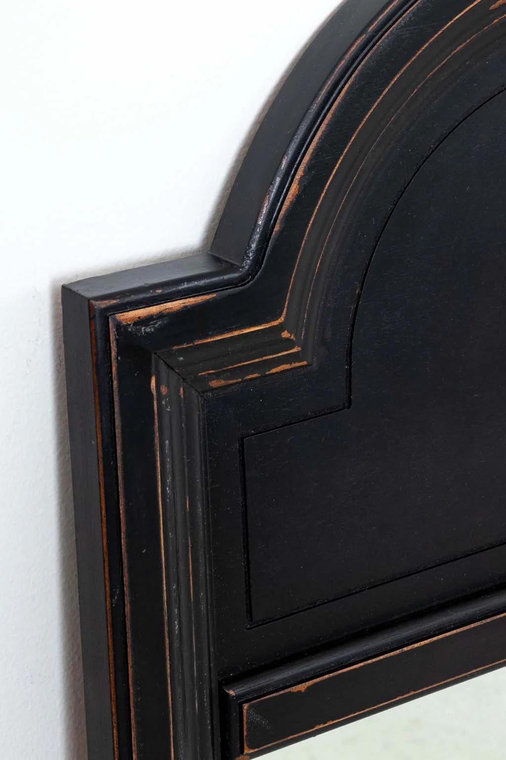 Peint à la main Paire de miroirs noirs du milieu du siècle en vente