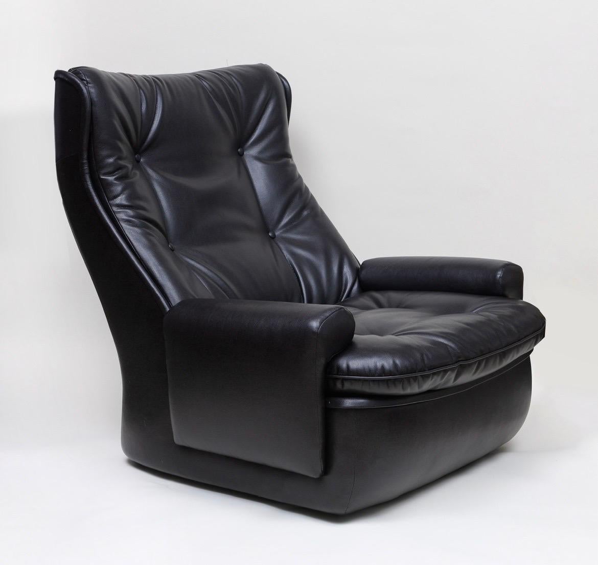 Post-Modern Pair Black Orchidee Lounge Chairs by Michel Cadestin for Airborne France For Sale