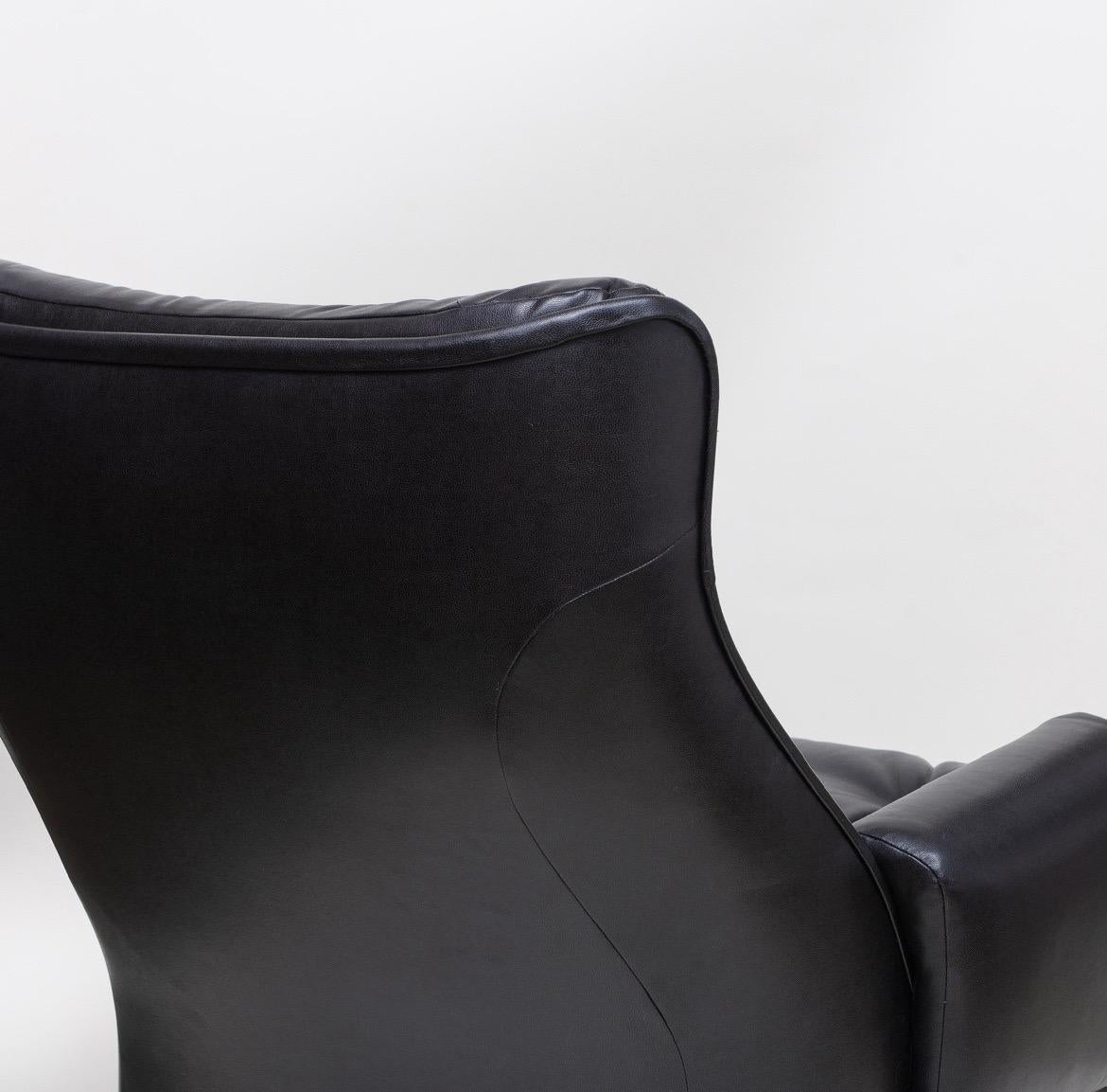 Pair Black Orchidee Lounge Chairs by Michel Cadestin for Airborne France For Sale 1