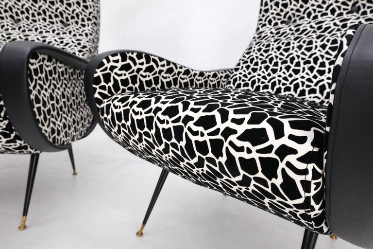Pair Black & White Pattern Fabric Italian Mid Century Modern Lounge Chairs Mint For Sale 4