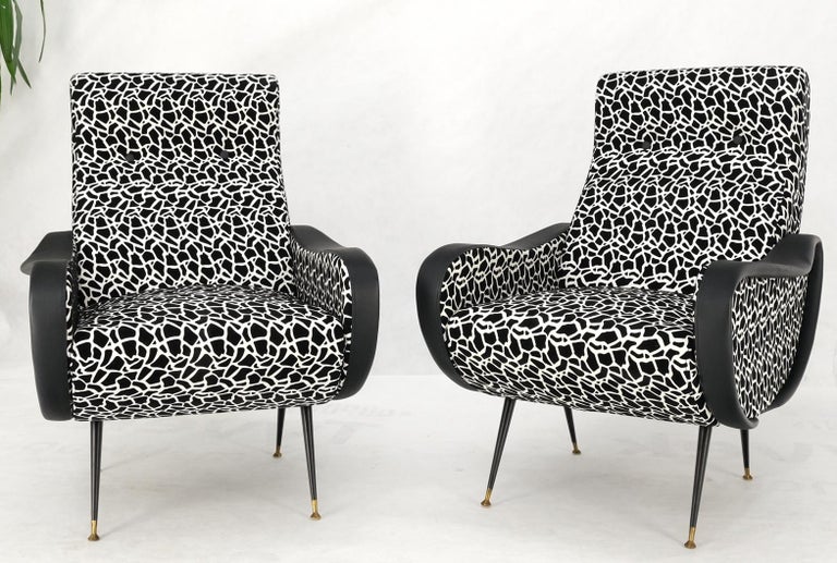 Pair Black & White Pattern Fabric Italian Mid Century Modern Lounge Chairs Mint For Sale 9