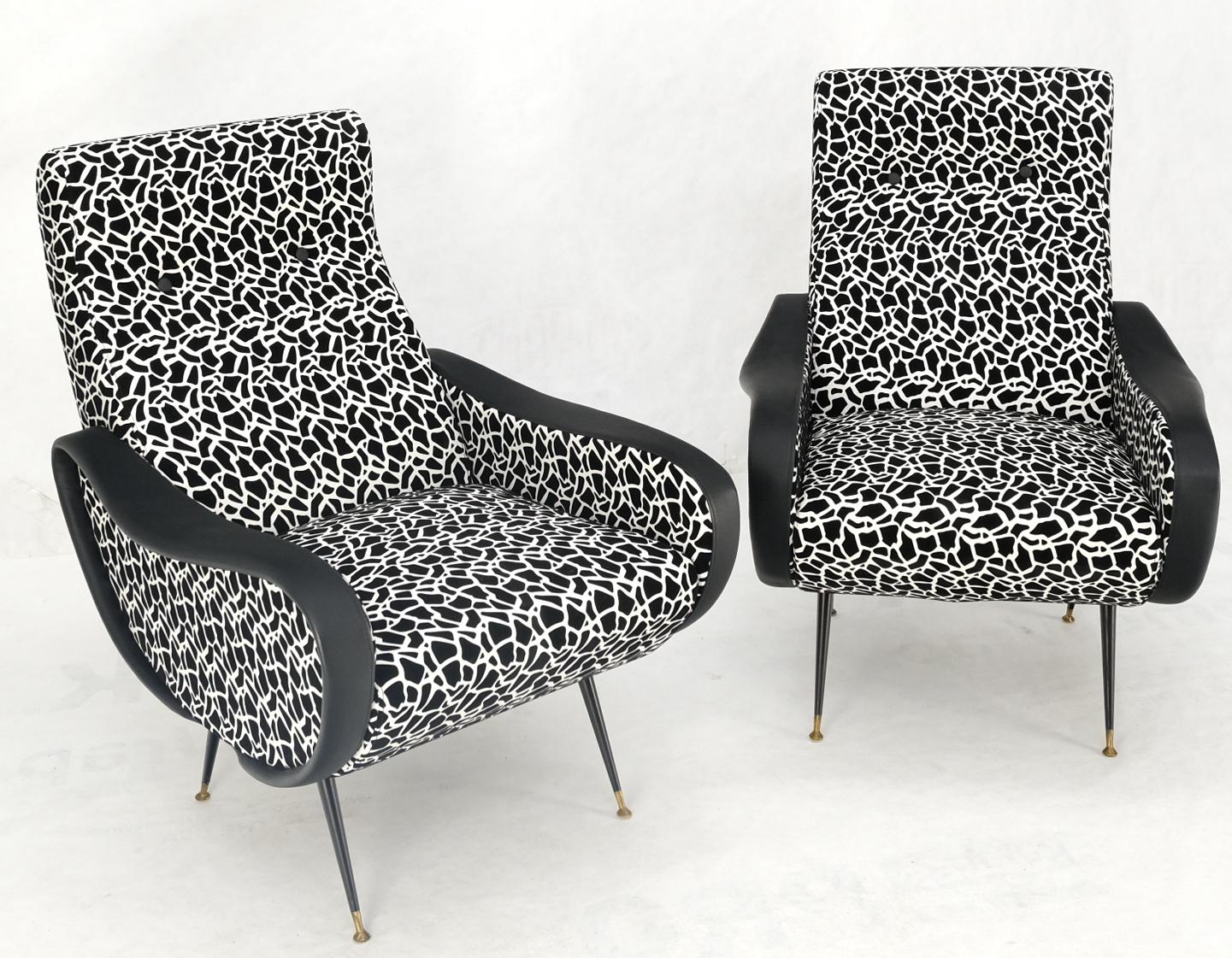 Pair Black & White Pattern Fabric Italian Mid Century Modern Lounge Chairs Mint For Sale 1