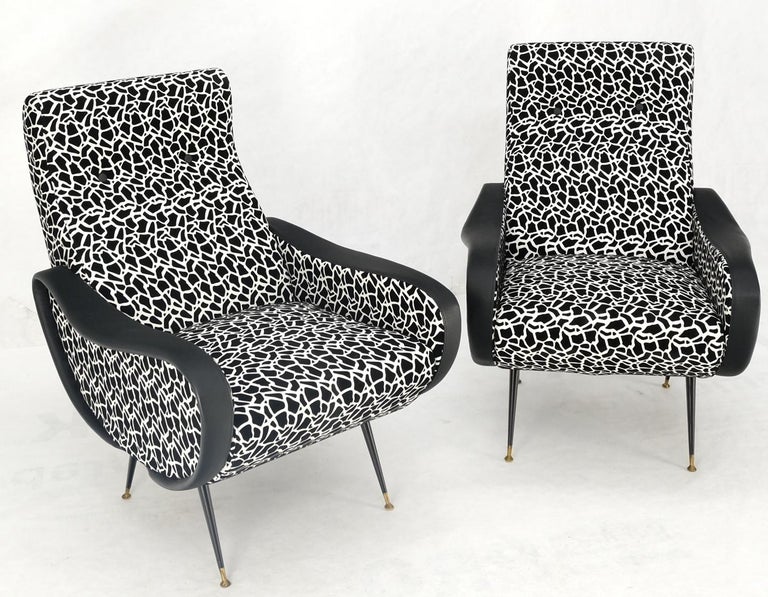 Pair Black & White Pattern Fabric Italian Mid Century Modern Lounge Chairs Mint For Sale 1