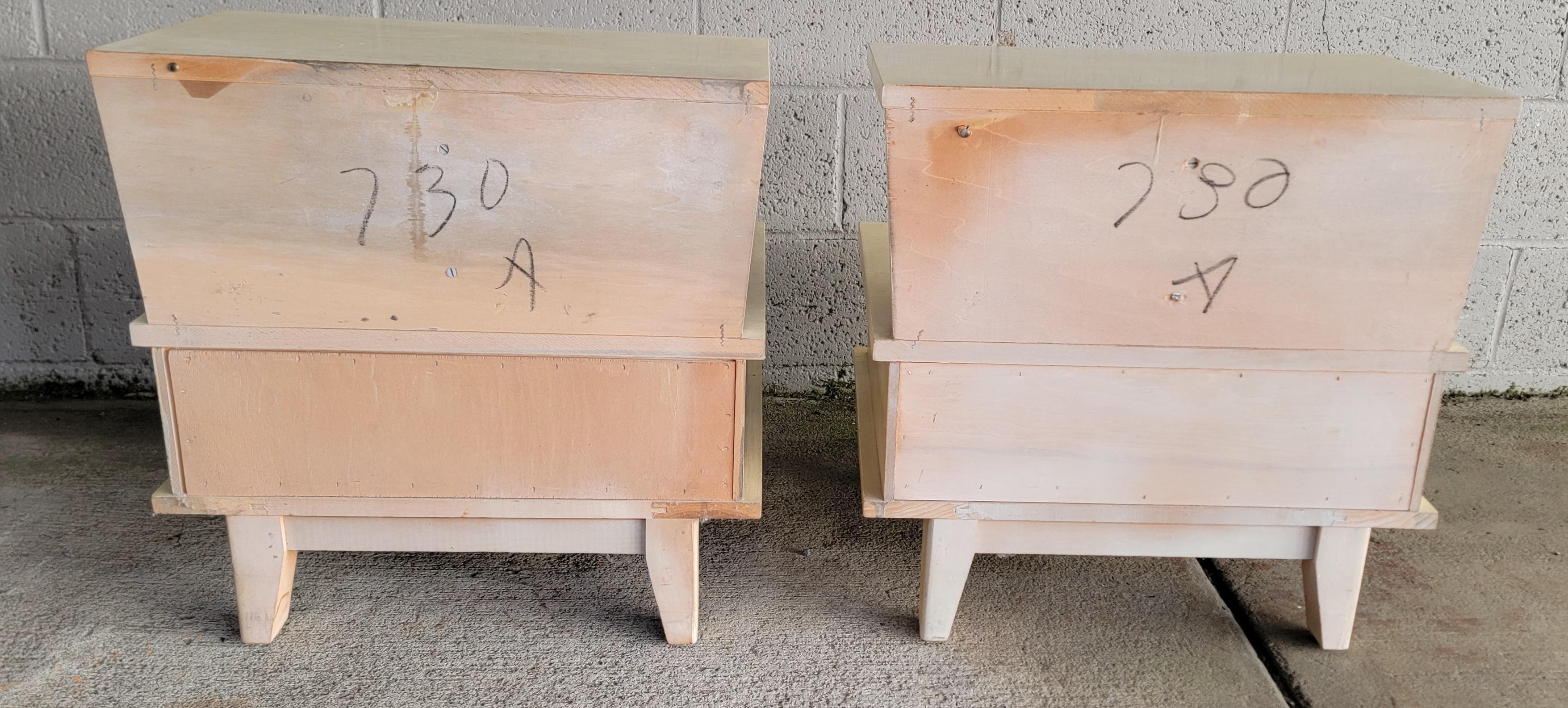 Pair Blonde / White Two Tier Nightstands by Dixie Furniture Co. 1950's 6