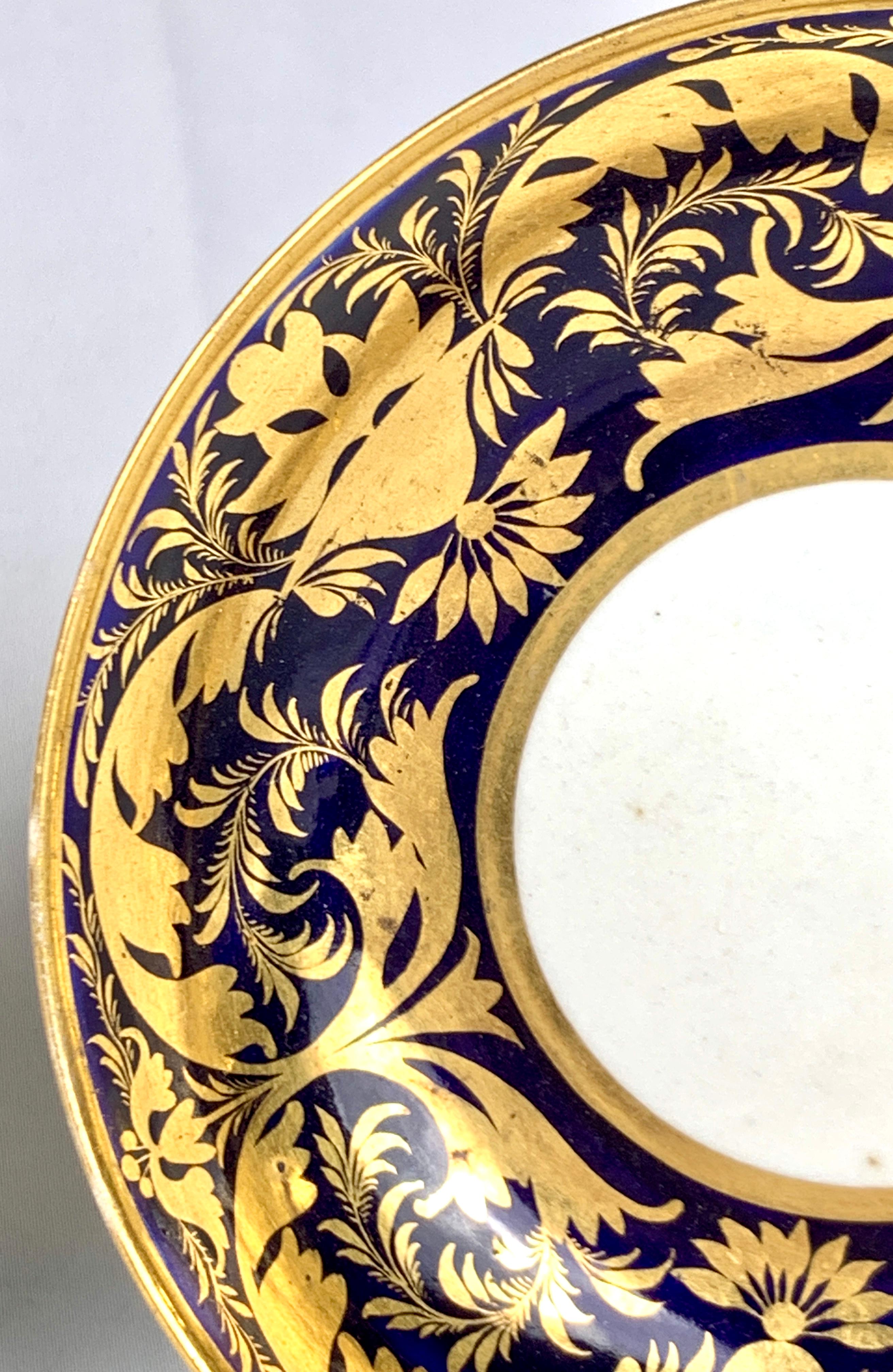 XIX secolo Coppia di piattini Derby blu e oro Inghilterra CIRCA 1820 in vendita