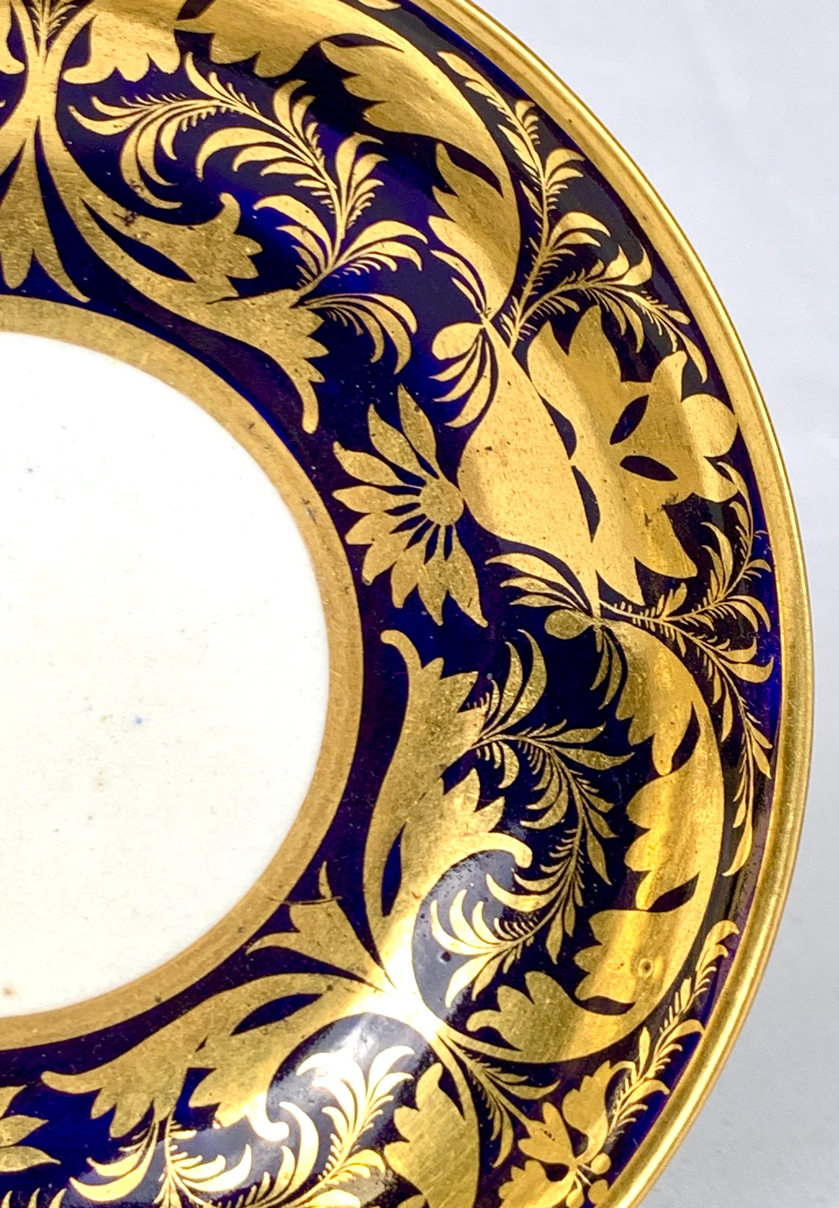 Porcellana Coppia di piattini Derby blu e oro Inghilterra CIRCA 1820 in vendita