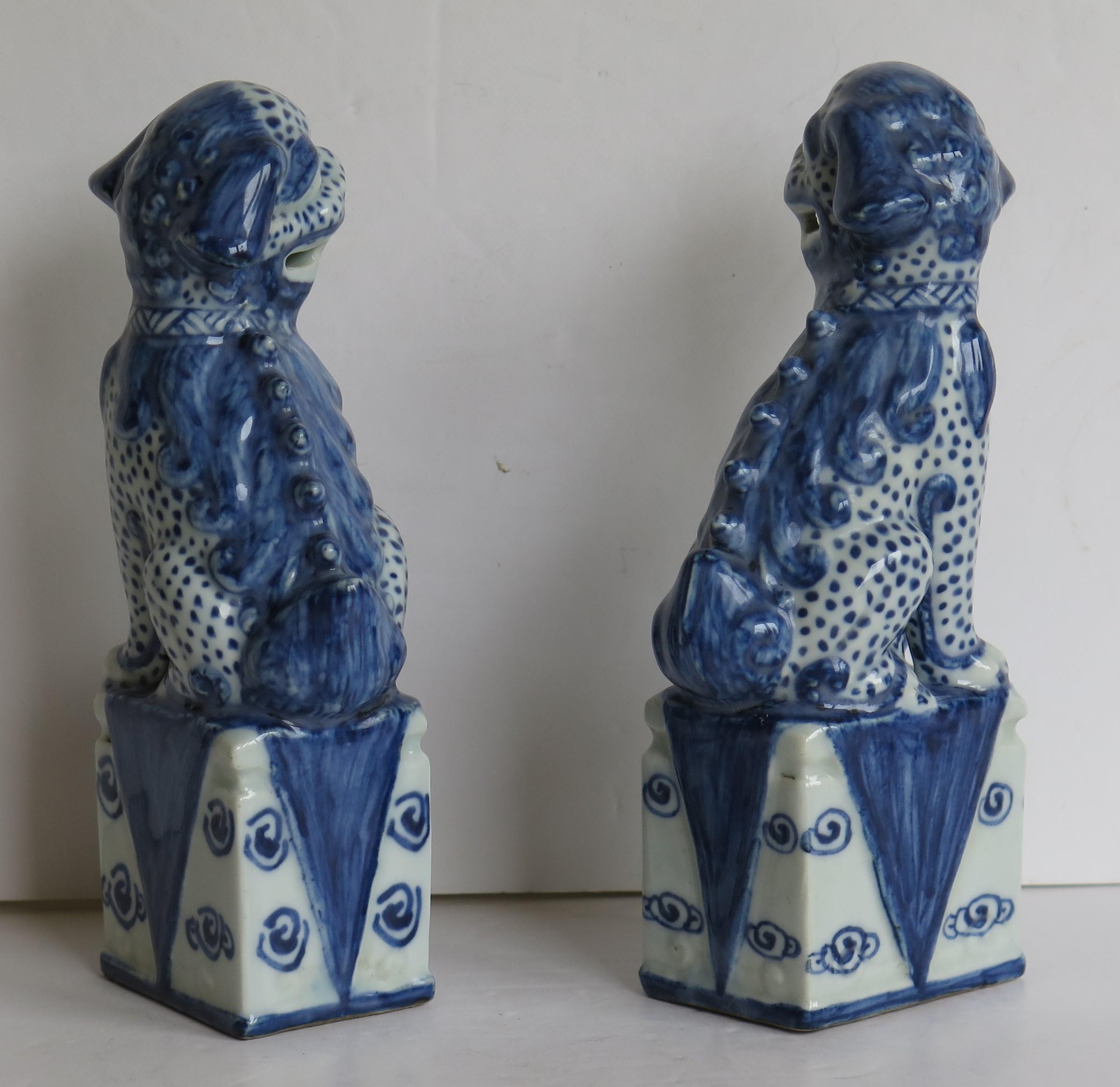 PAIR Chinese Export Foo Lion Dogs Porcelain Hand painted, circa 1920 2