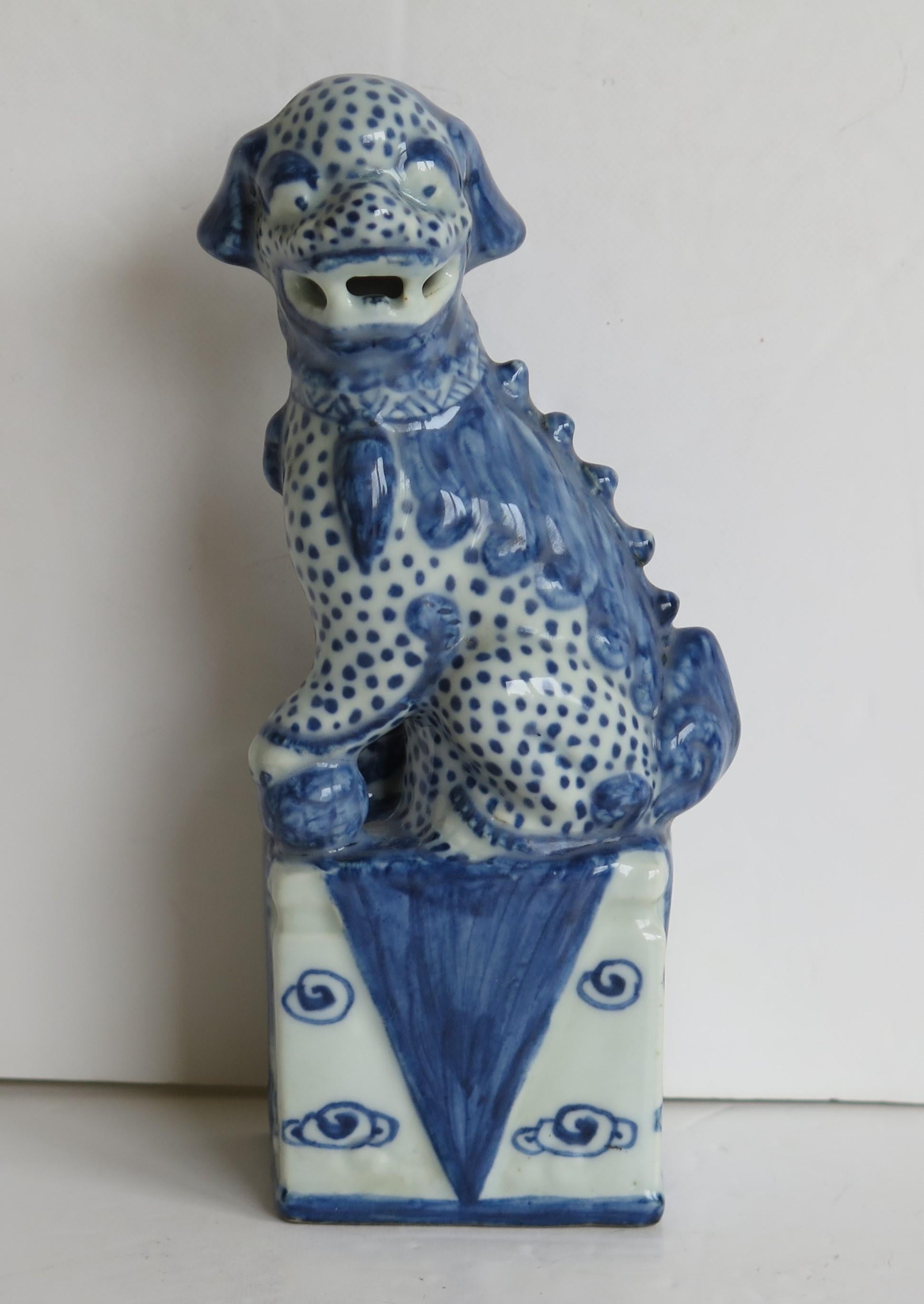 PAIR Chinese Export Foo Lion Dogs Porcelain Hand painted, circa 1920 3