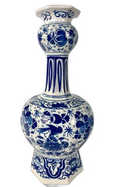 Coppia di antichi vasi Delft bianchi e blu del XVIII secolo, Paesi Bassi, CIRCA 1780