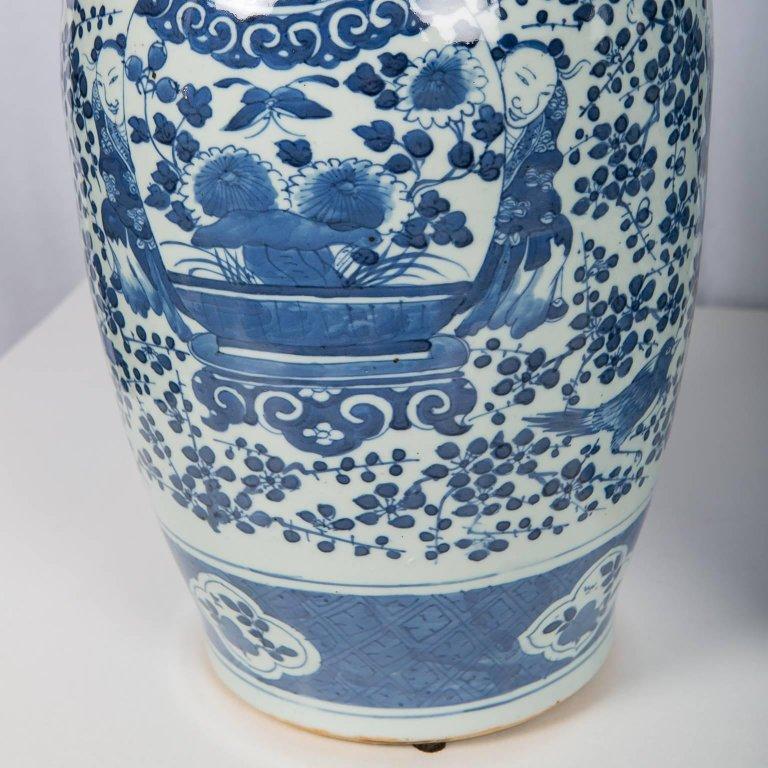 Pair Blue and White Large Jars Antique Chinese Porcelain Hand-Painted In Excellent Condition In Katonah, NY