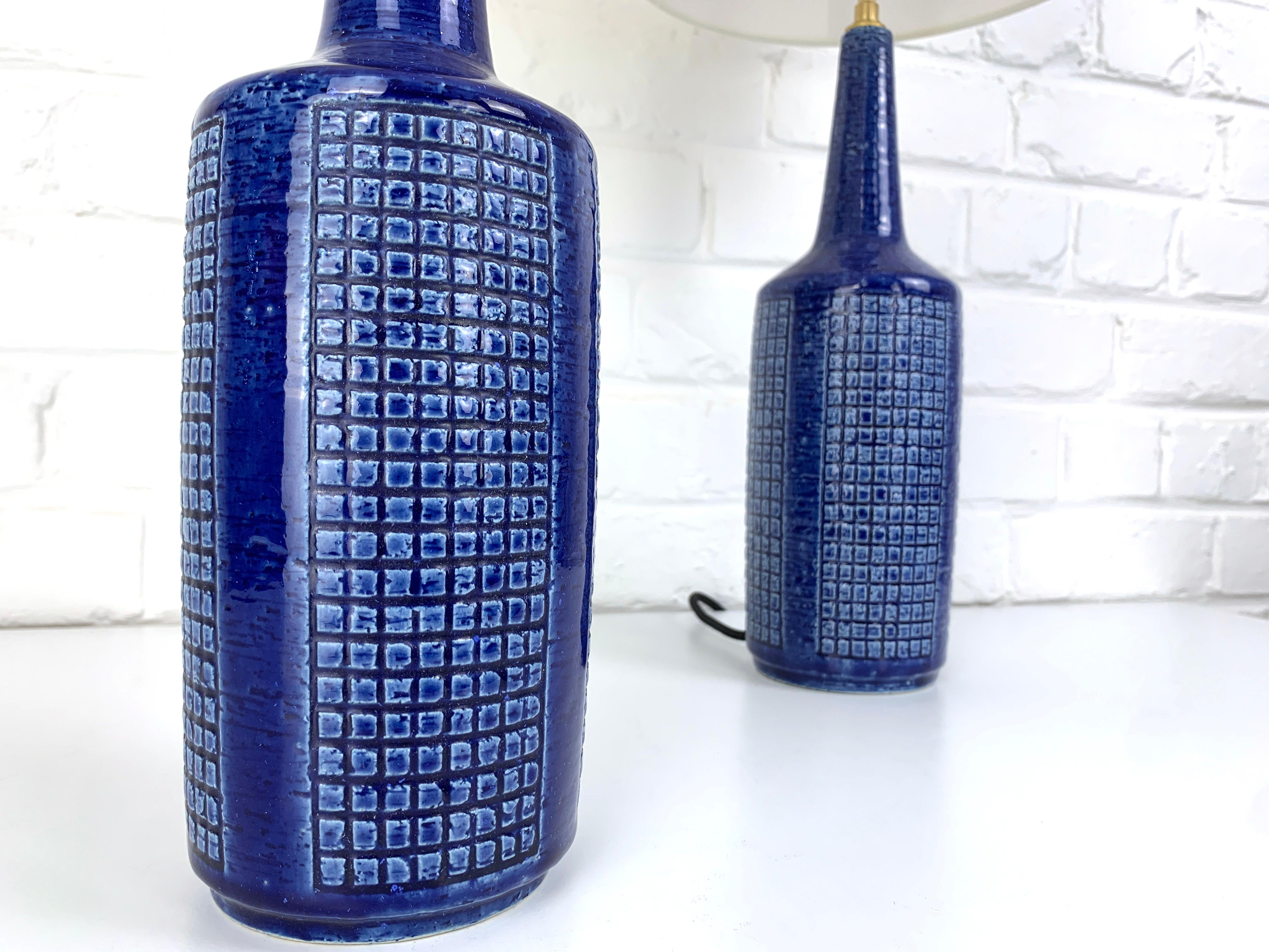 Scandinave moderne Paire de lampes de table en céramique bleue de Palshus Danemark, grès Linnemann-Schmidt en vente