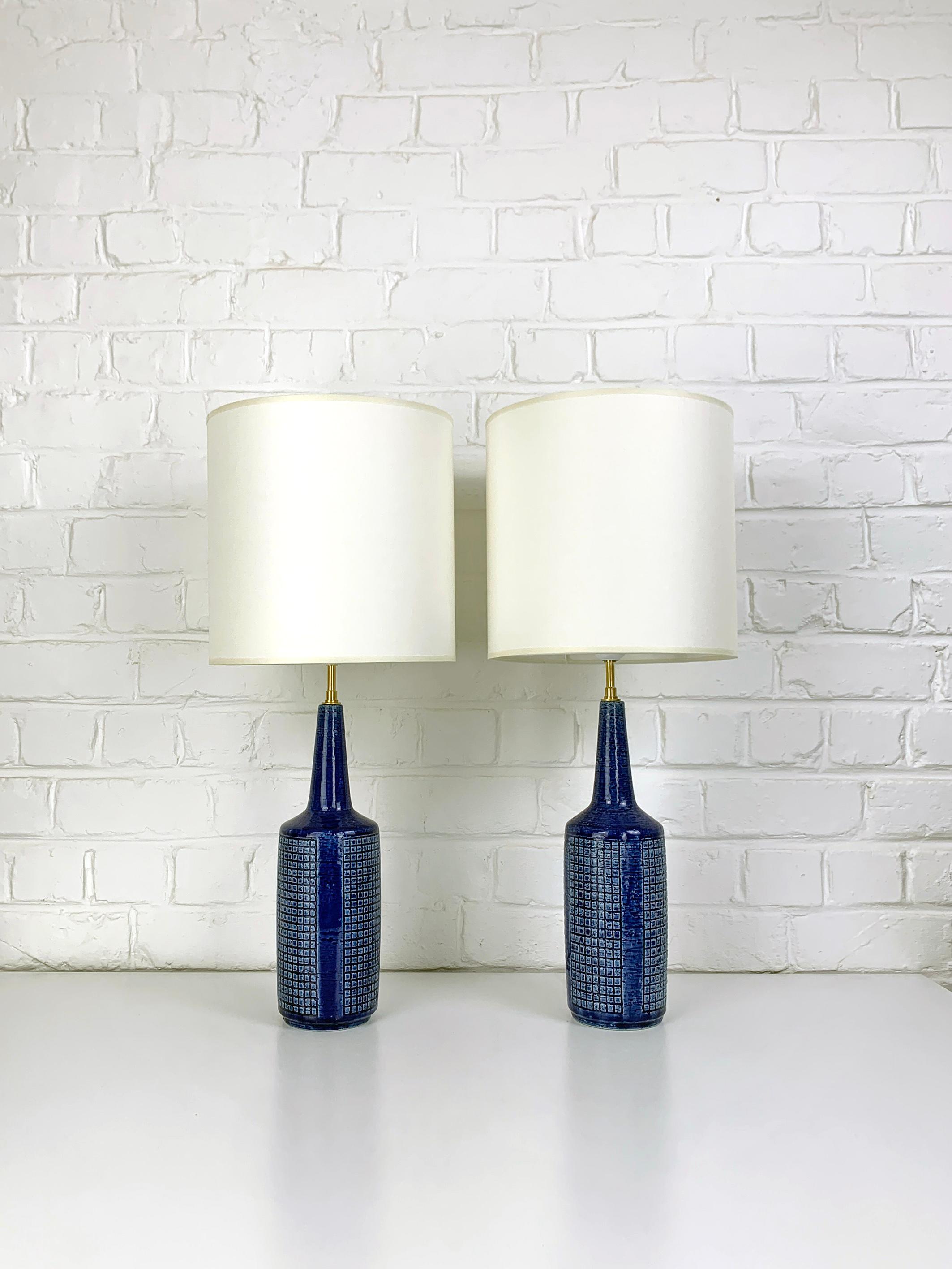 Fait main Paire de lampes de table en céramique bleue de Palshus Danemark, grès Linnemann-Schmidt en vente